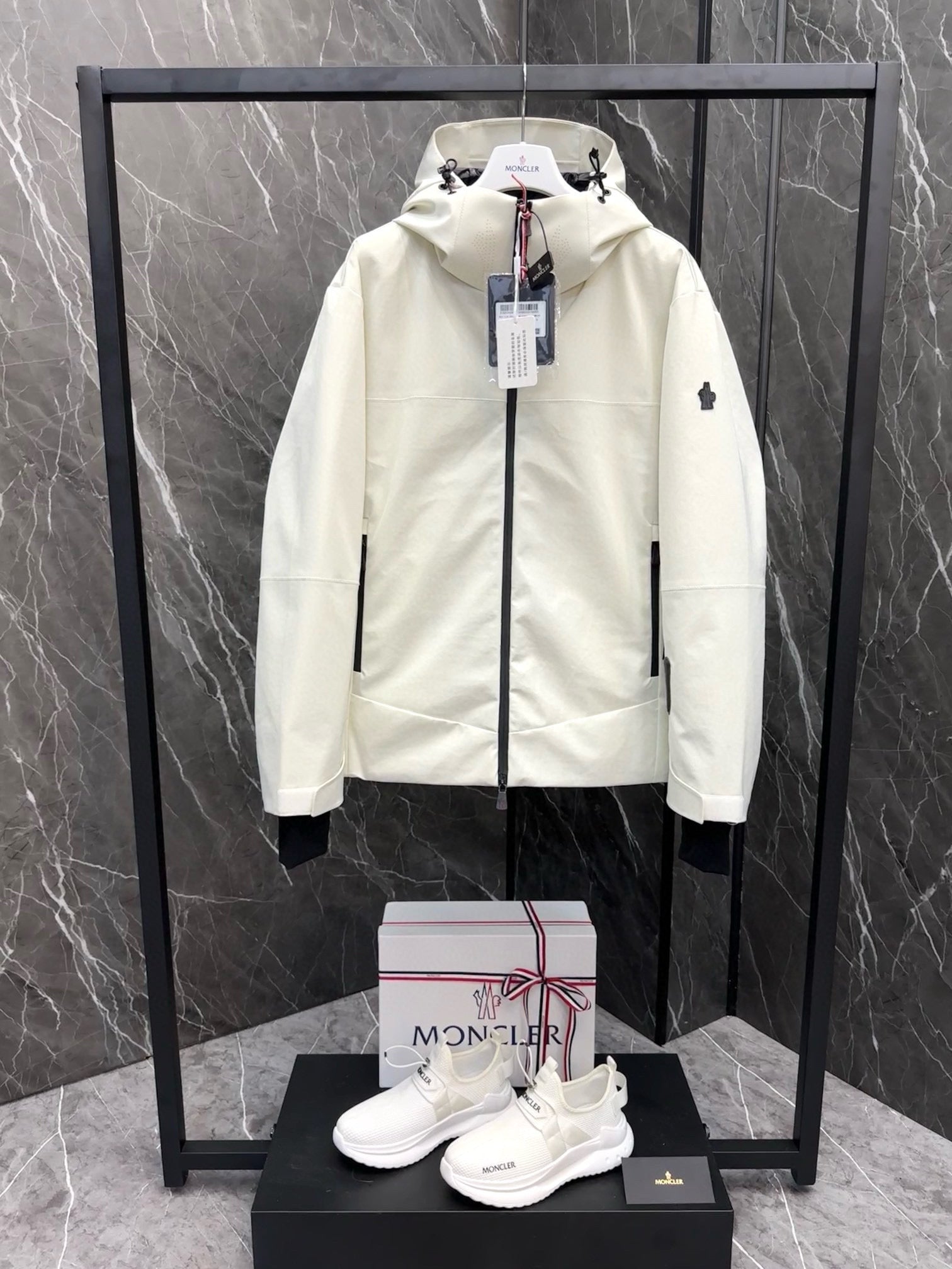 MNC Windbreaker