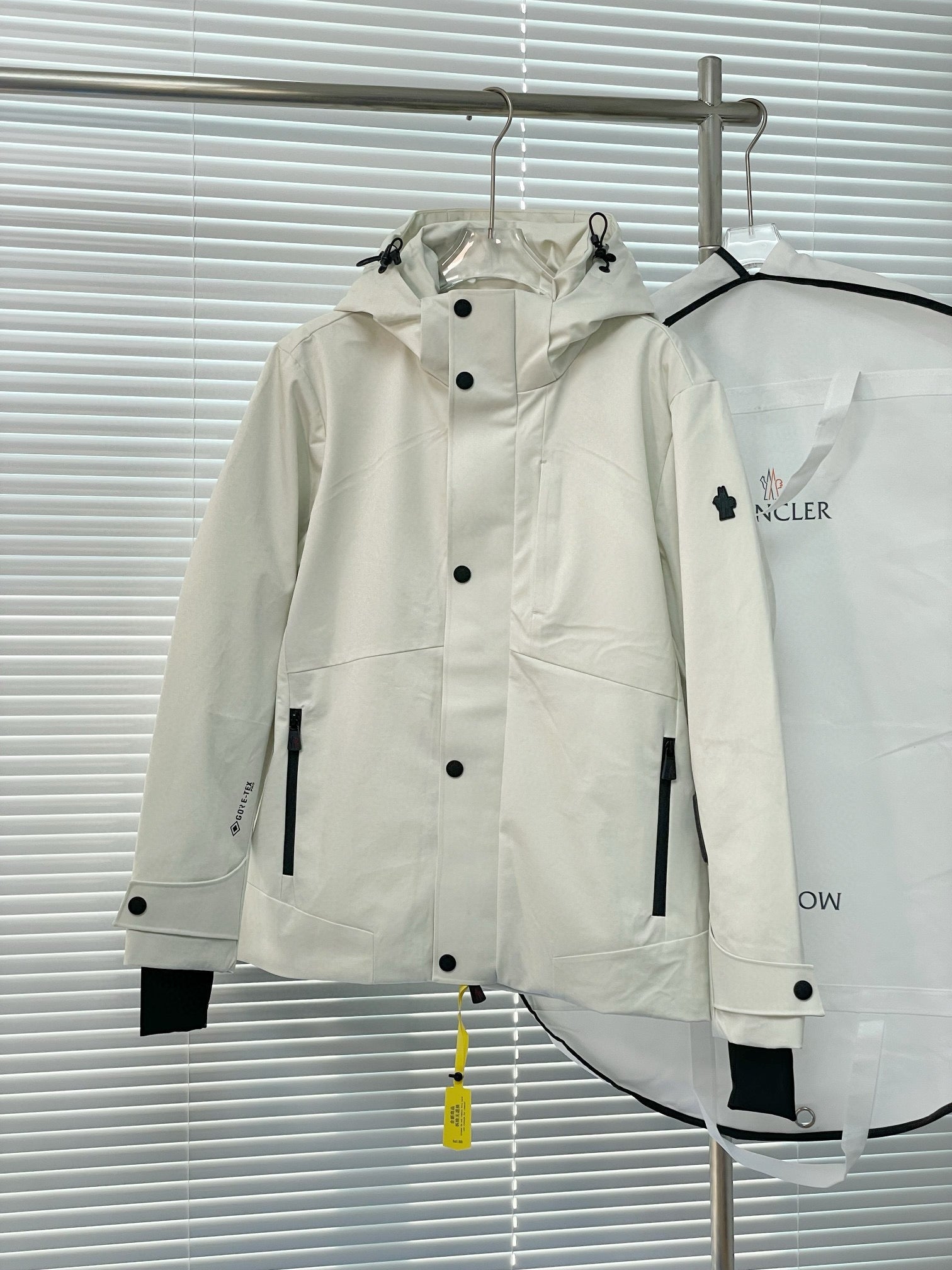 MNC Windbreaker