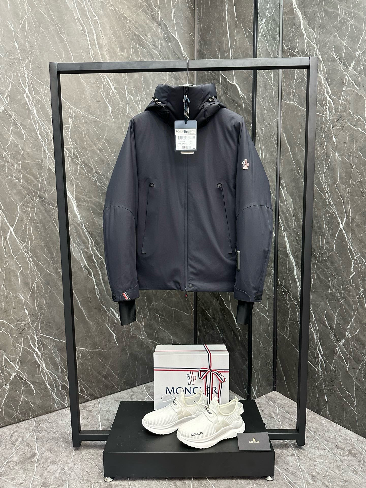 MNC Windbreaker