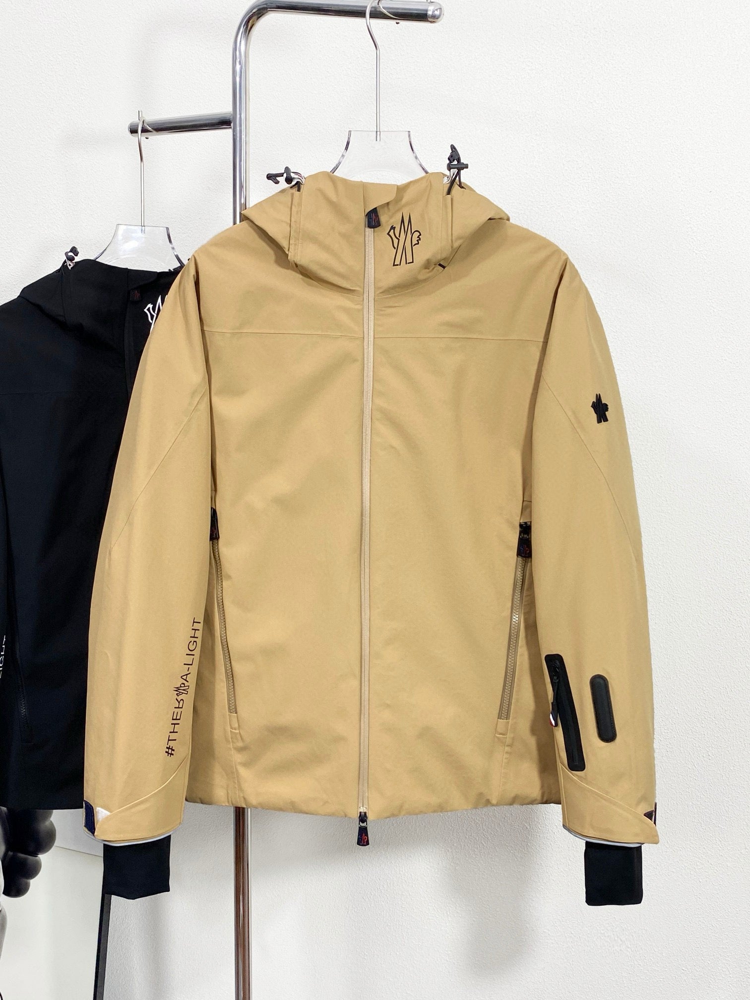 MNC Windbreaker