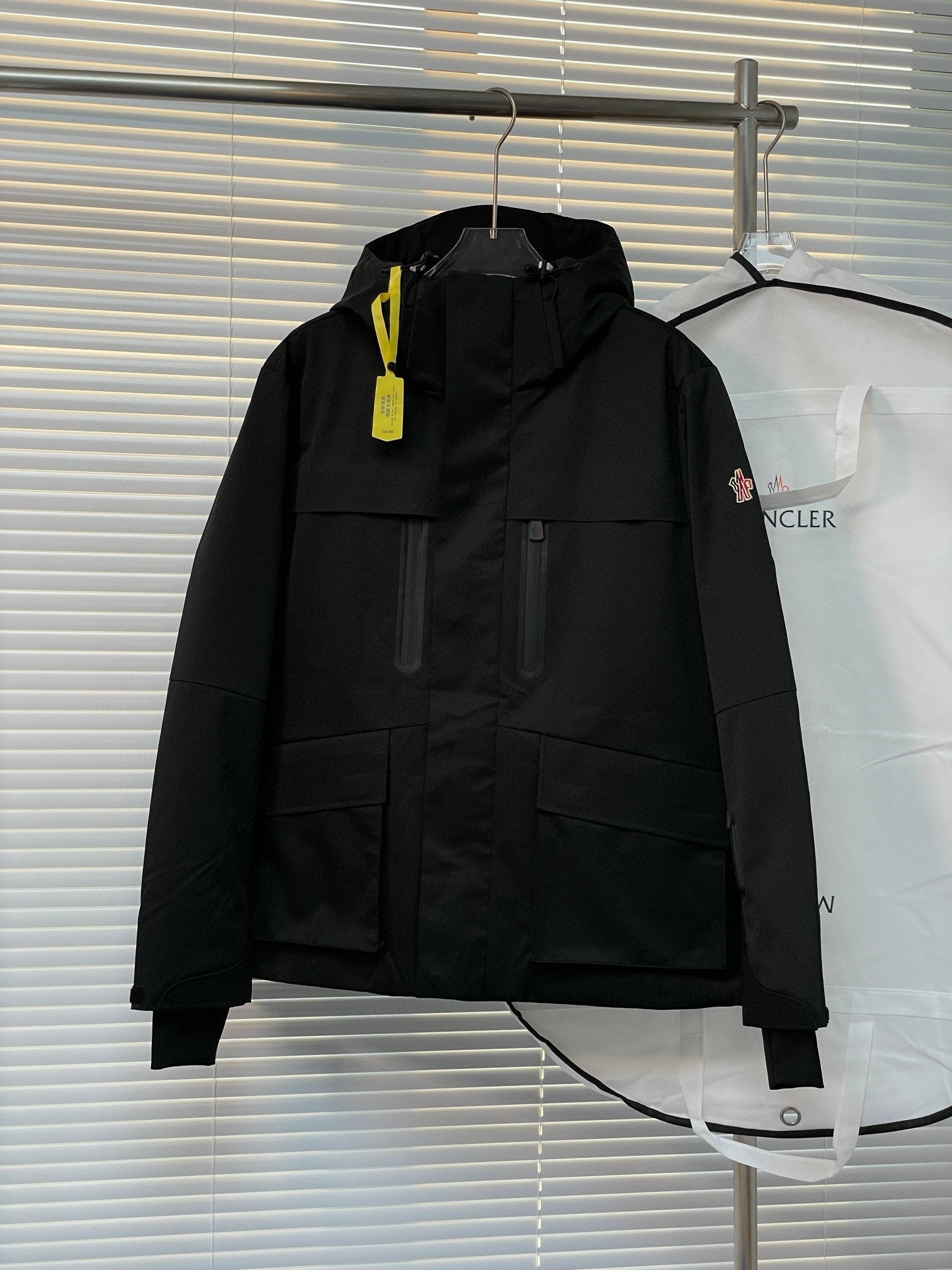 MNC Windbreaker