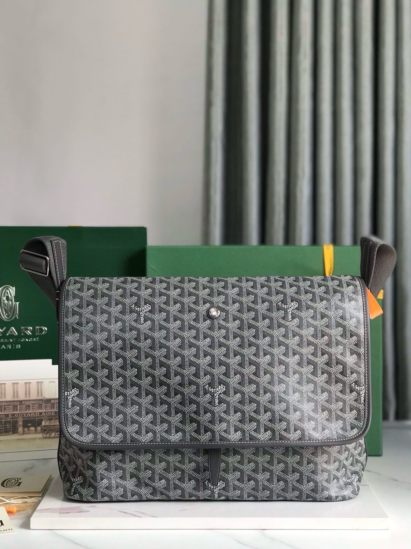 GYD Messenger Bag
