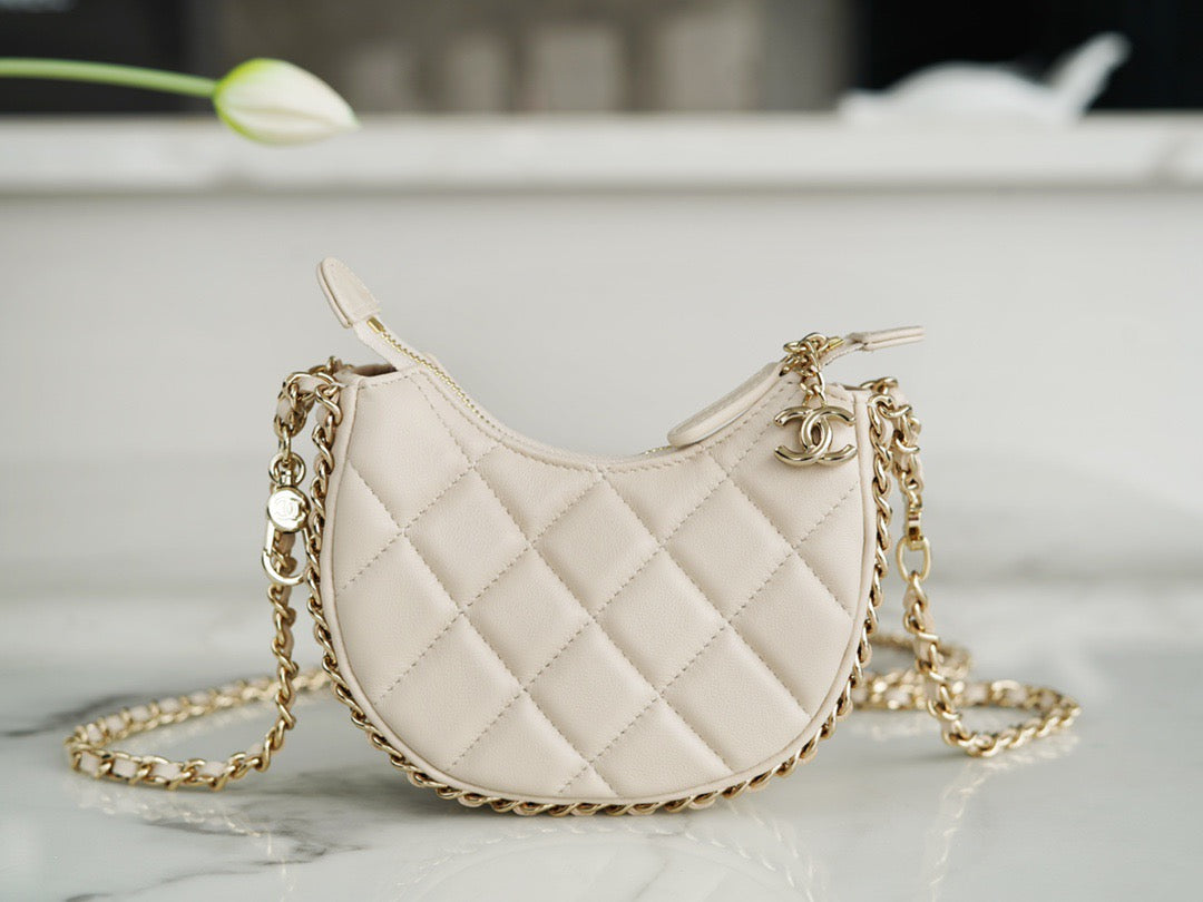 CNL 23p Hobo Bag