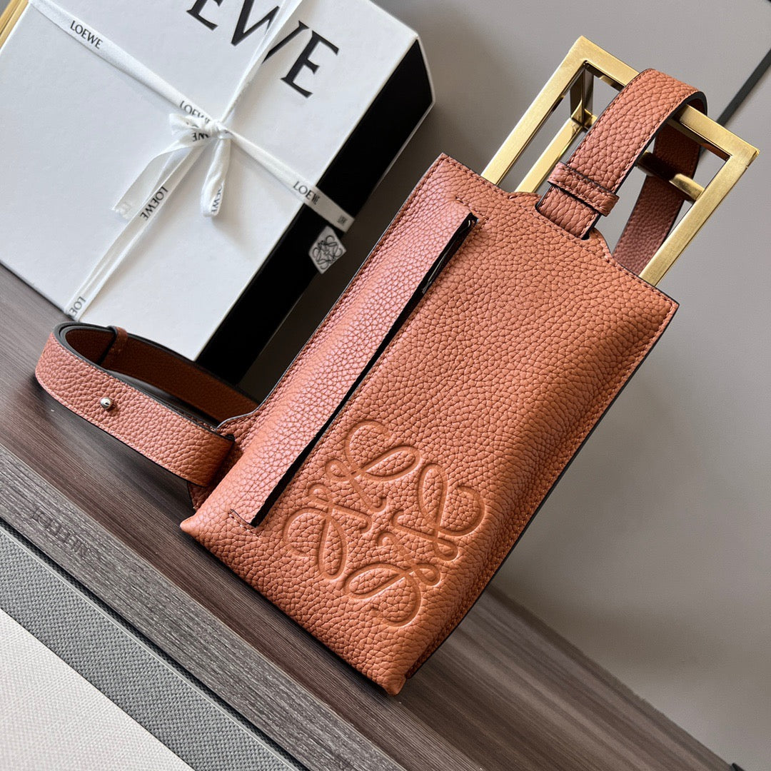 LW Sling Bag
