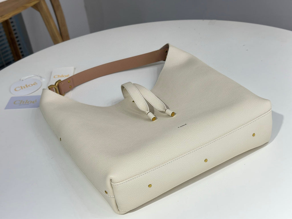 CHL Marcie Hobo
