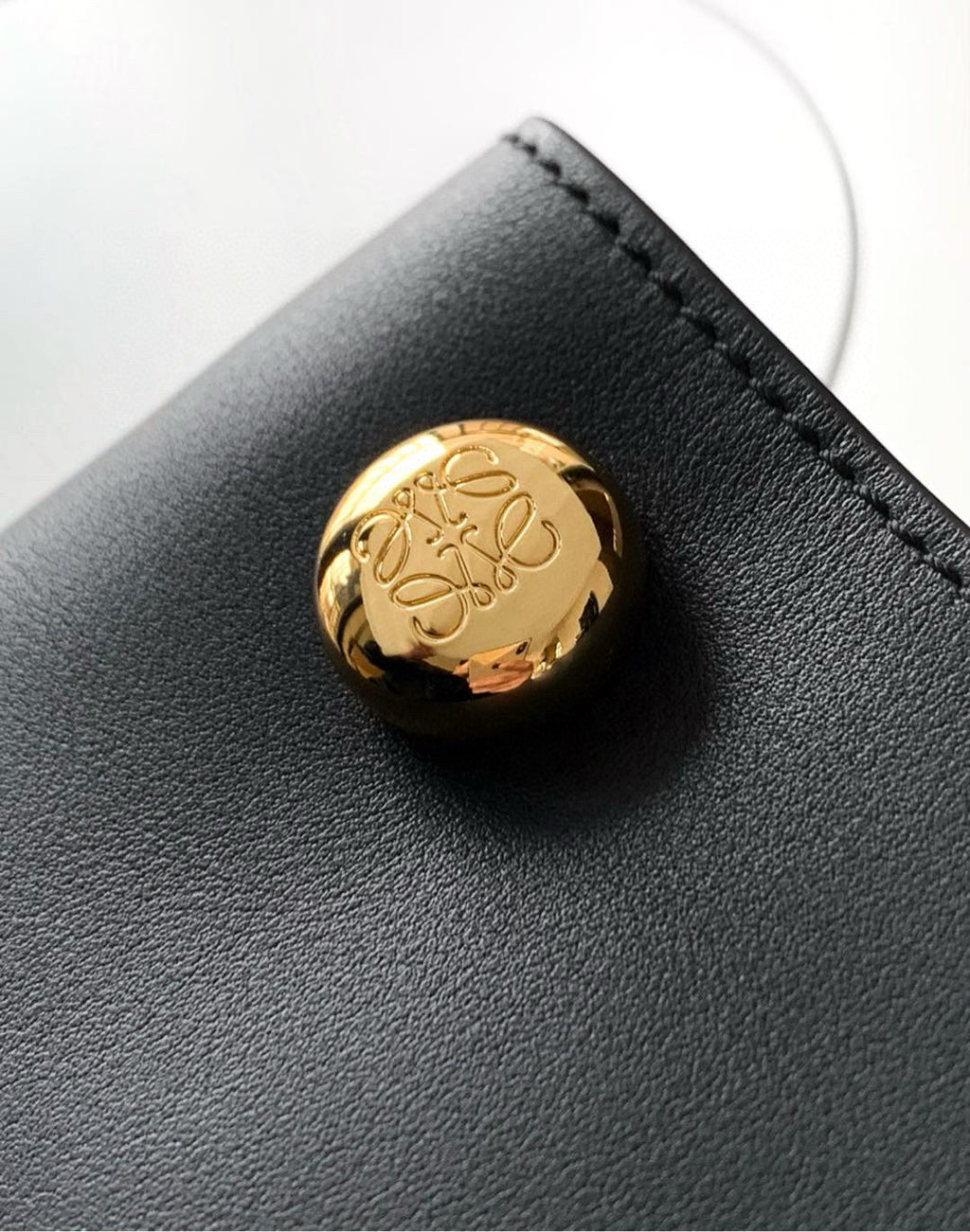 LW Pebble Leather