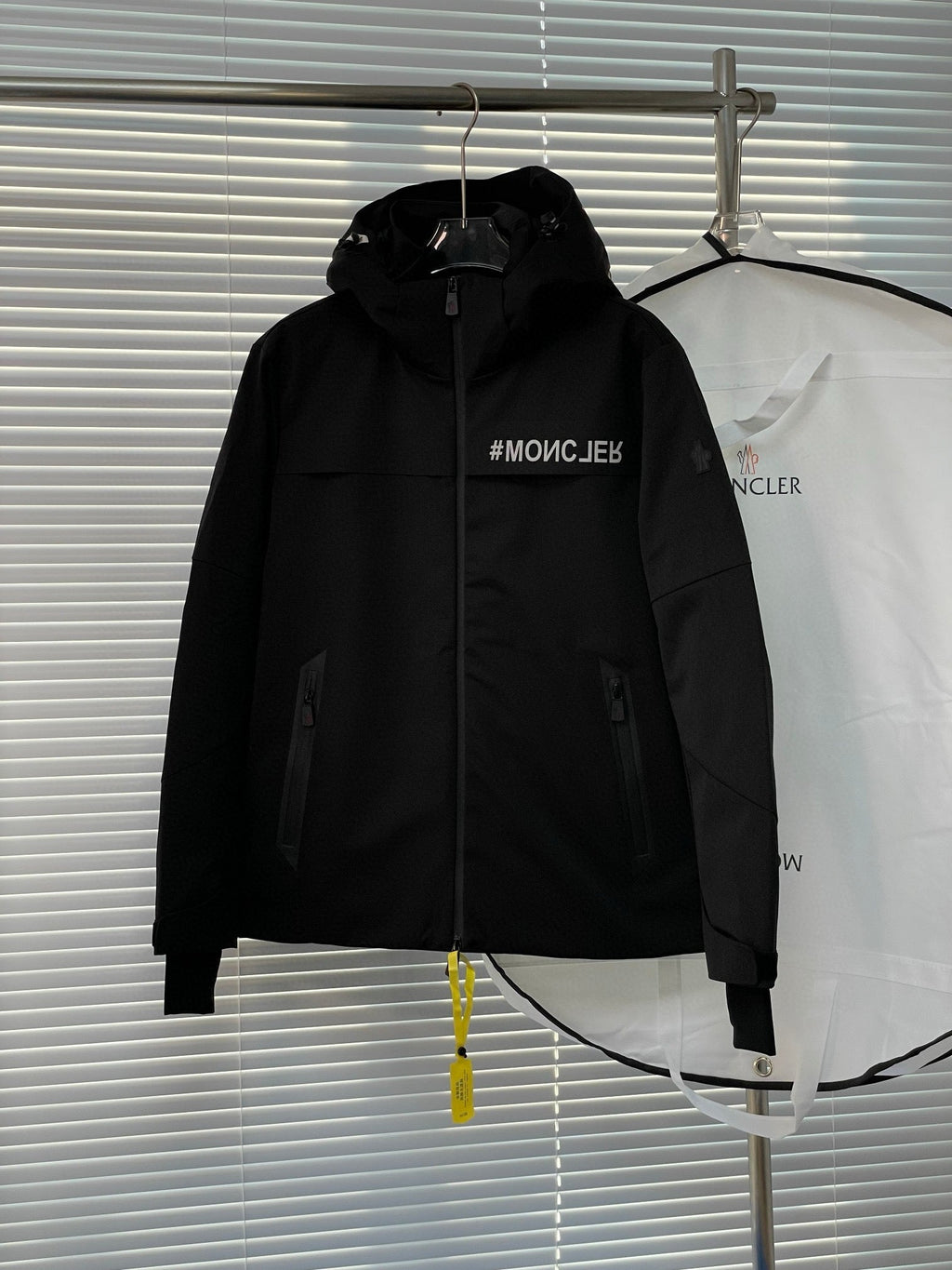 MNC Windbreaker