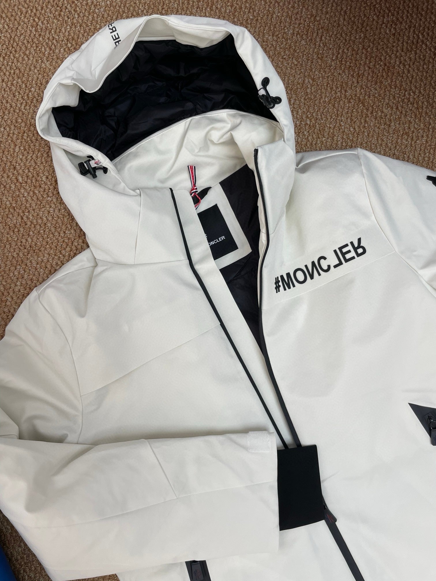 MNC Windbreaker