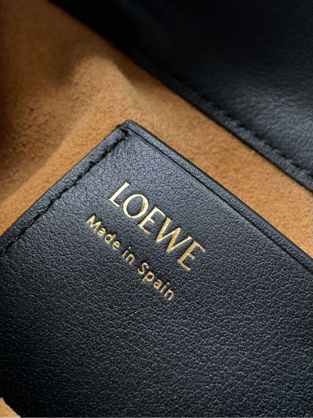 LW Pebble Leather