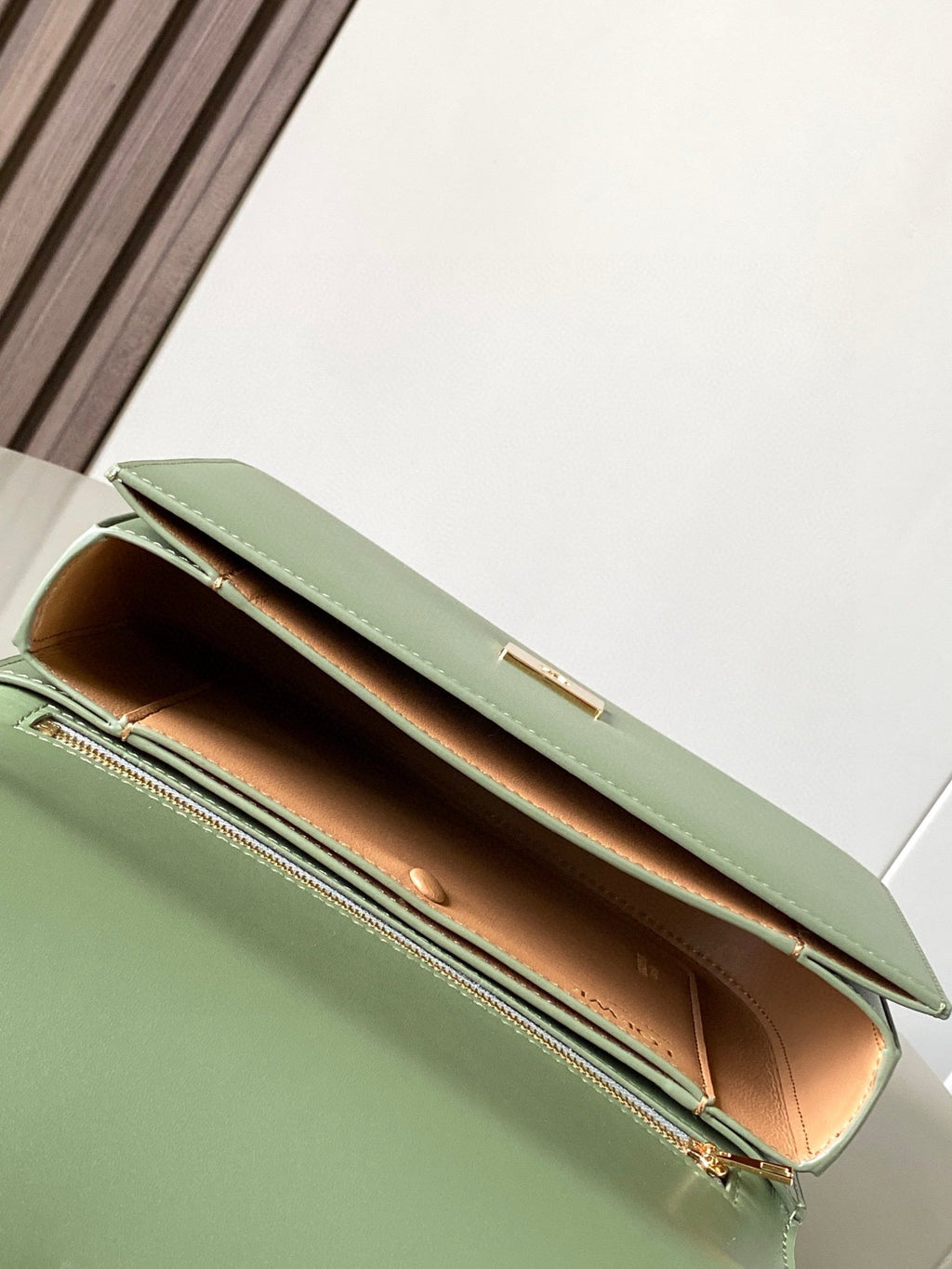 LW Goya Leather