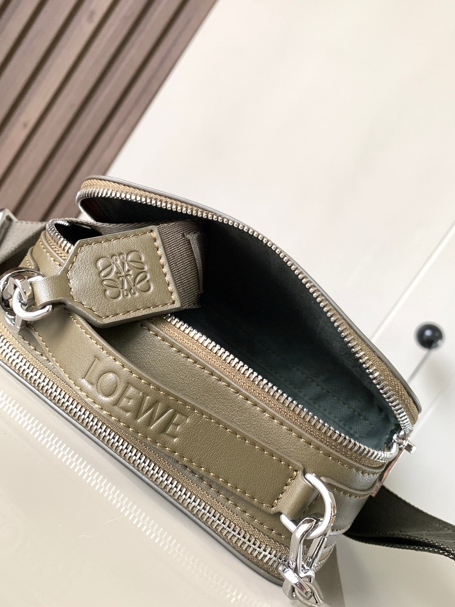 LW Messenger Bag