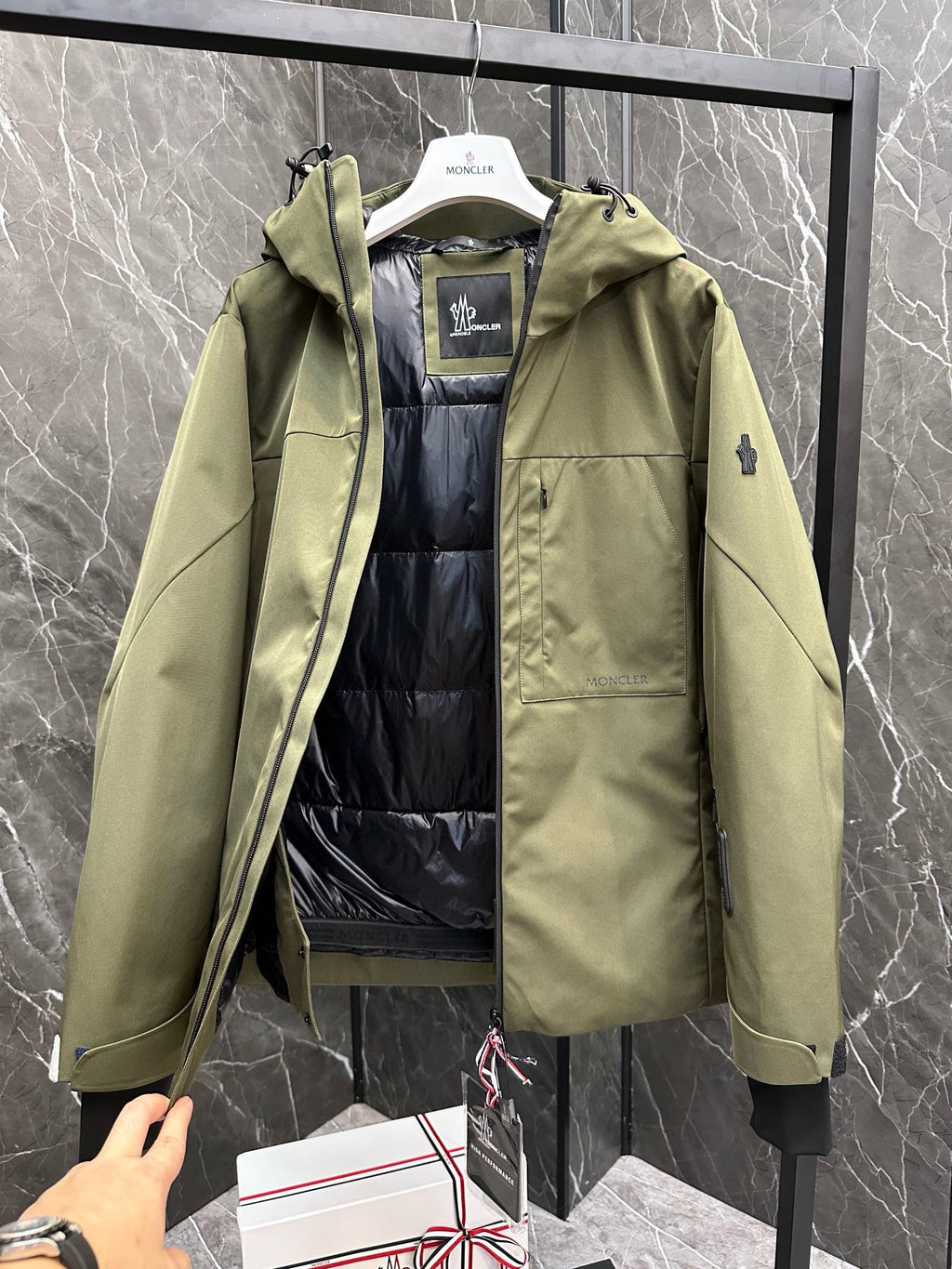MNC Windbreaker