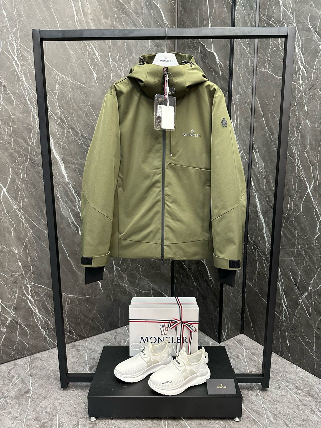 MNC Windbreaker