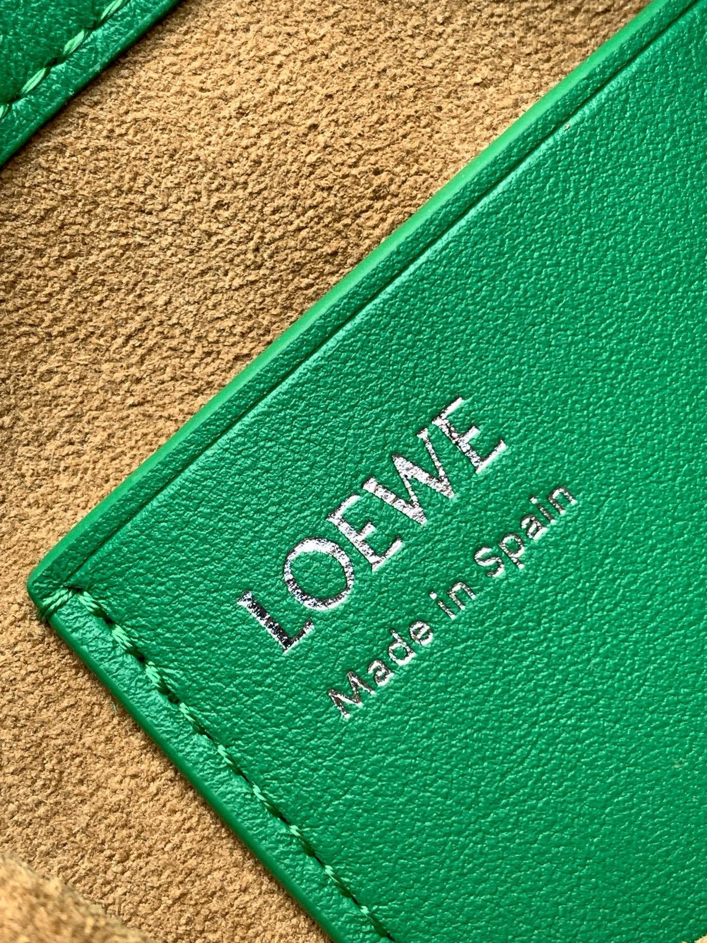 LW Pebble Leather
