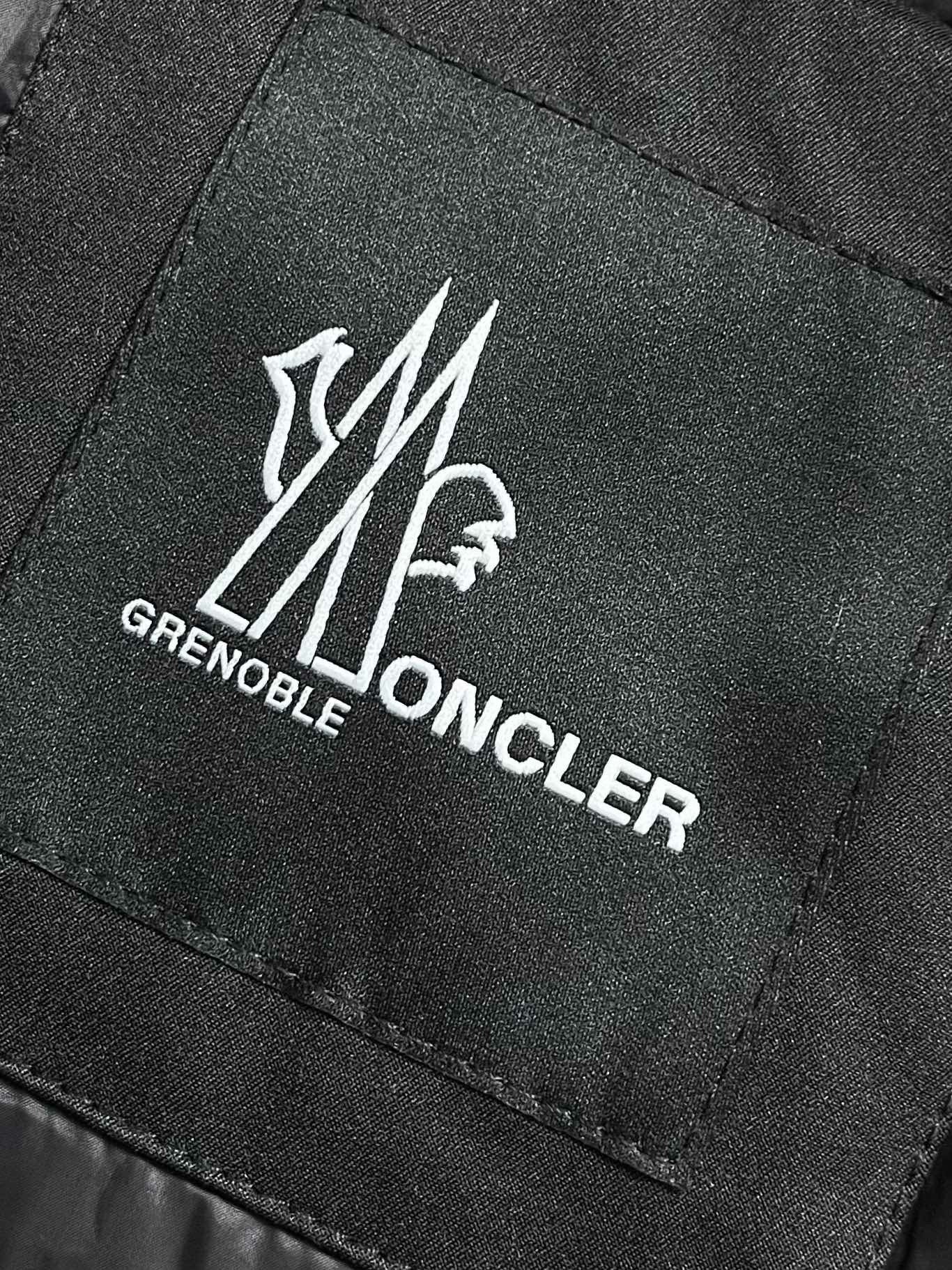 MNC Windbreaker