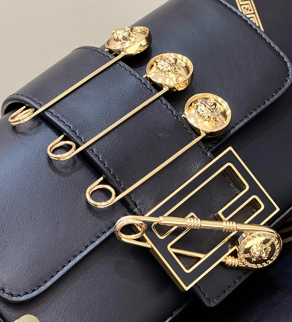 FD Brooch Mini