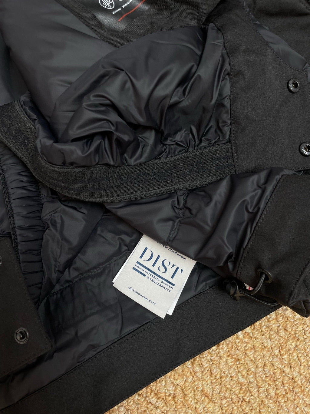 MNC Windbreaker