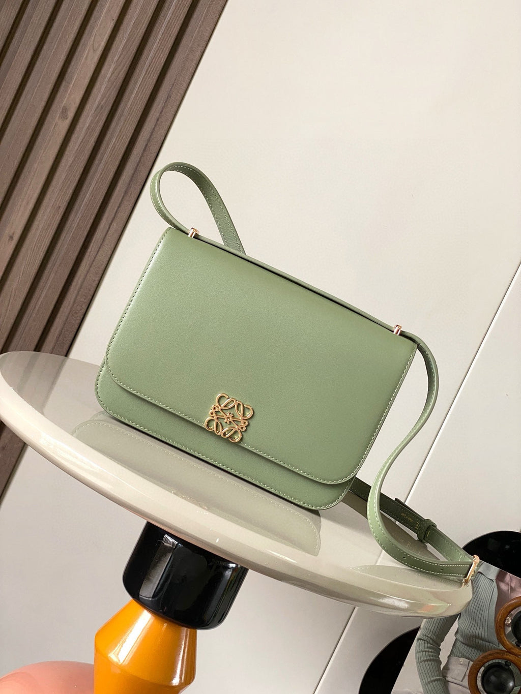 LW Goya Leather