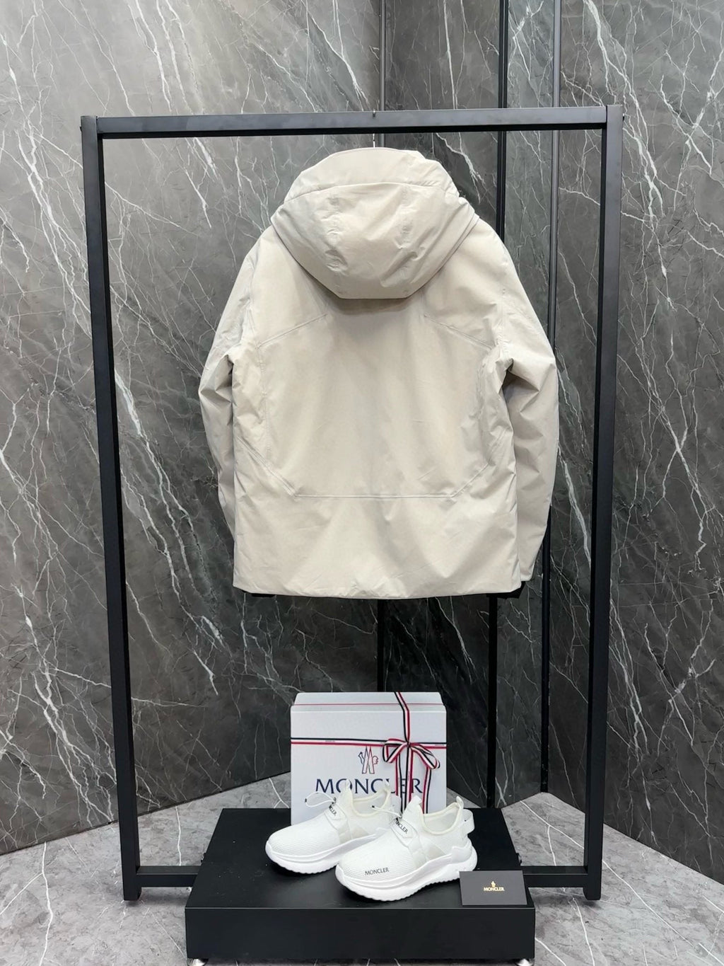 MNC Windbreaker