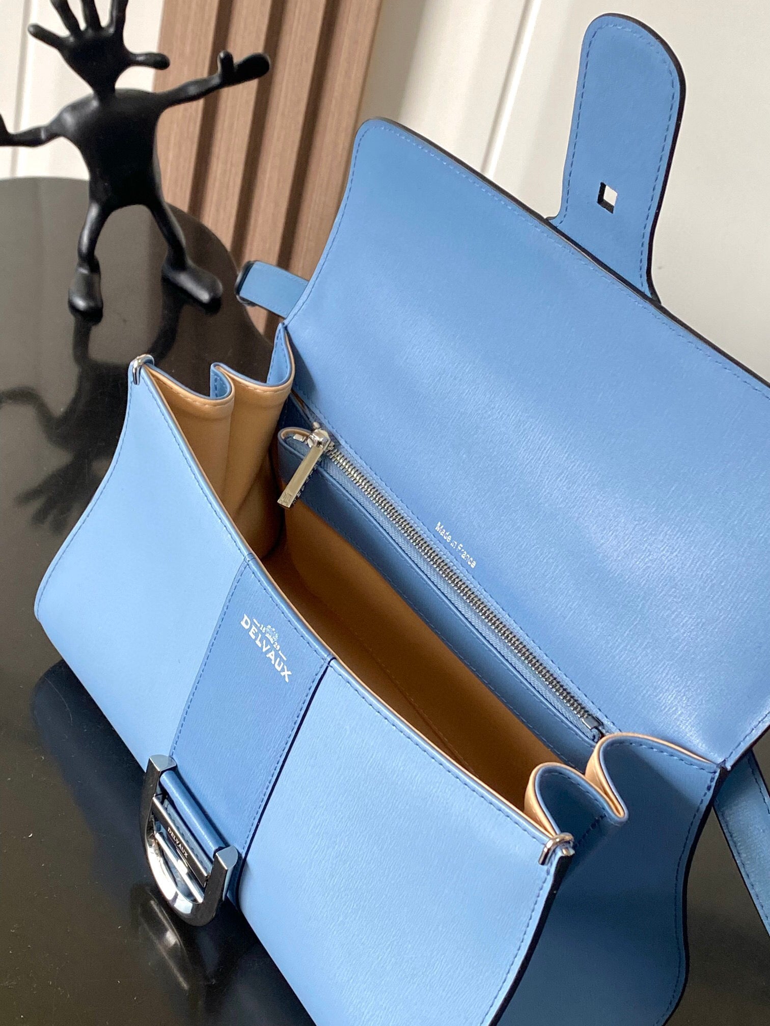 DLV Sling Bag