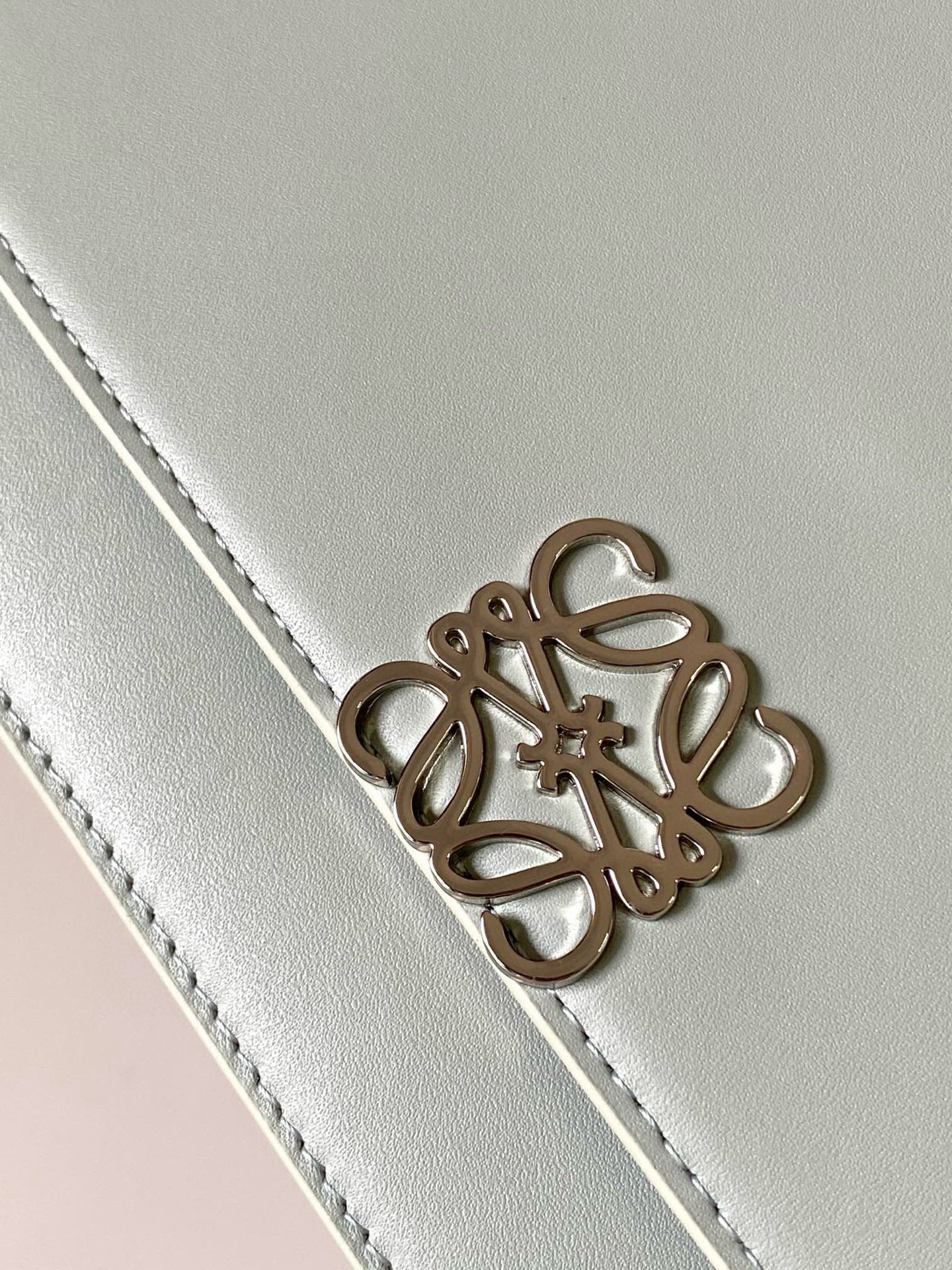LW Goya Leather