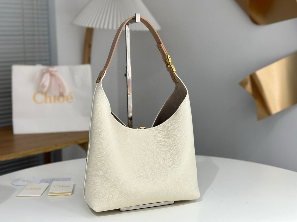 CHL Marcie Hobo