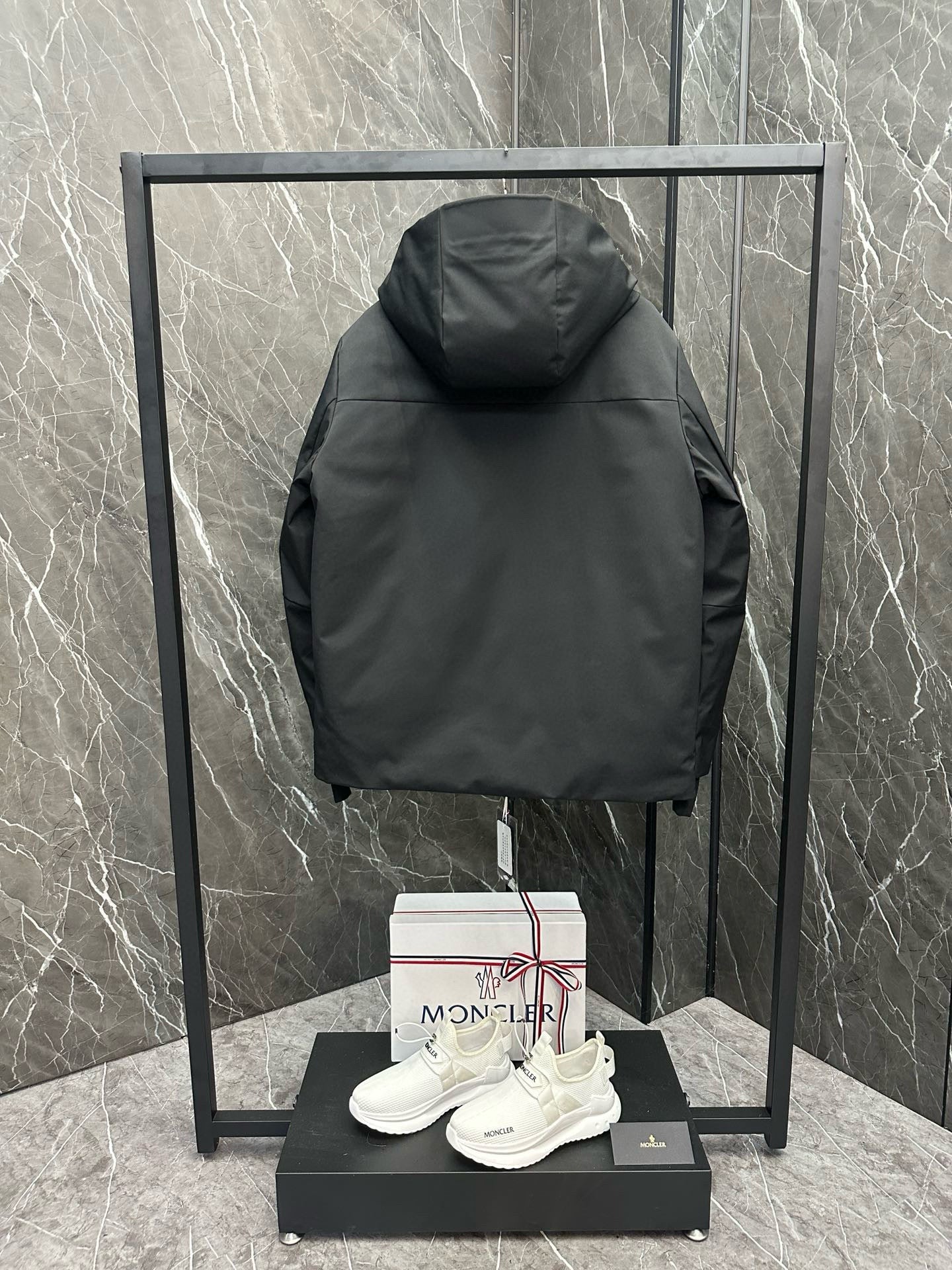 MNC Windbreaker