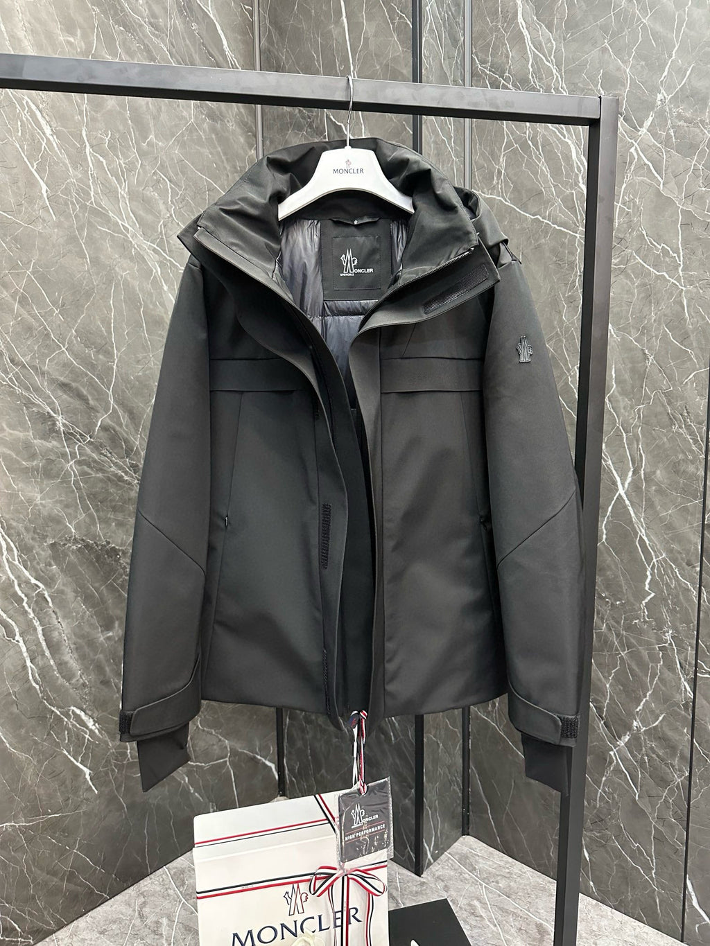 MNC Windbreaker