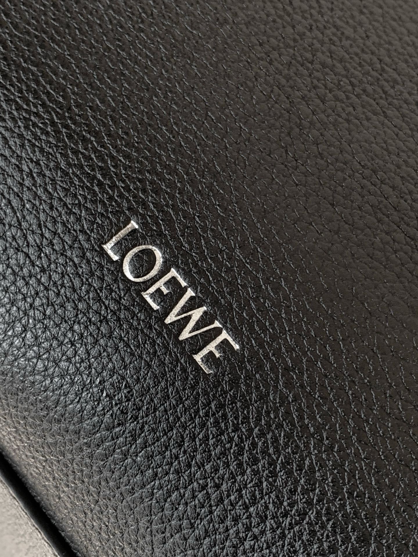 LW Pebble Leather