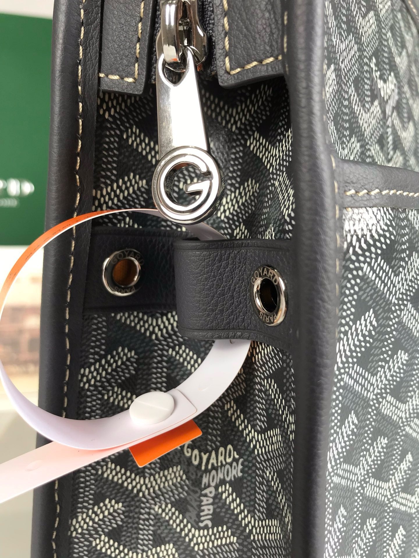GYD Jouvence Toiletry Bag