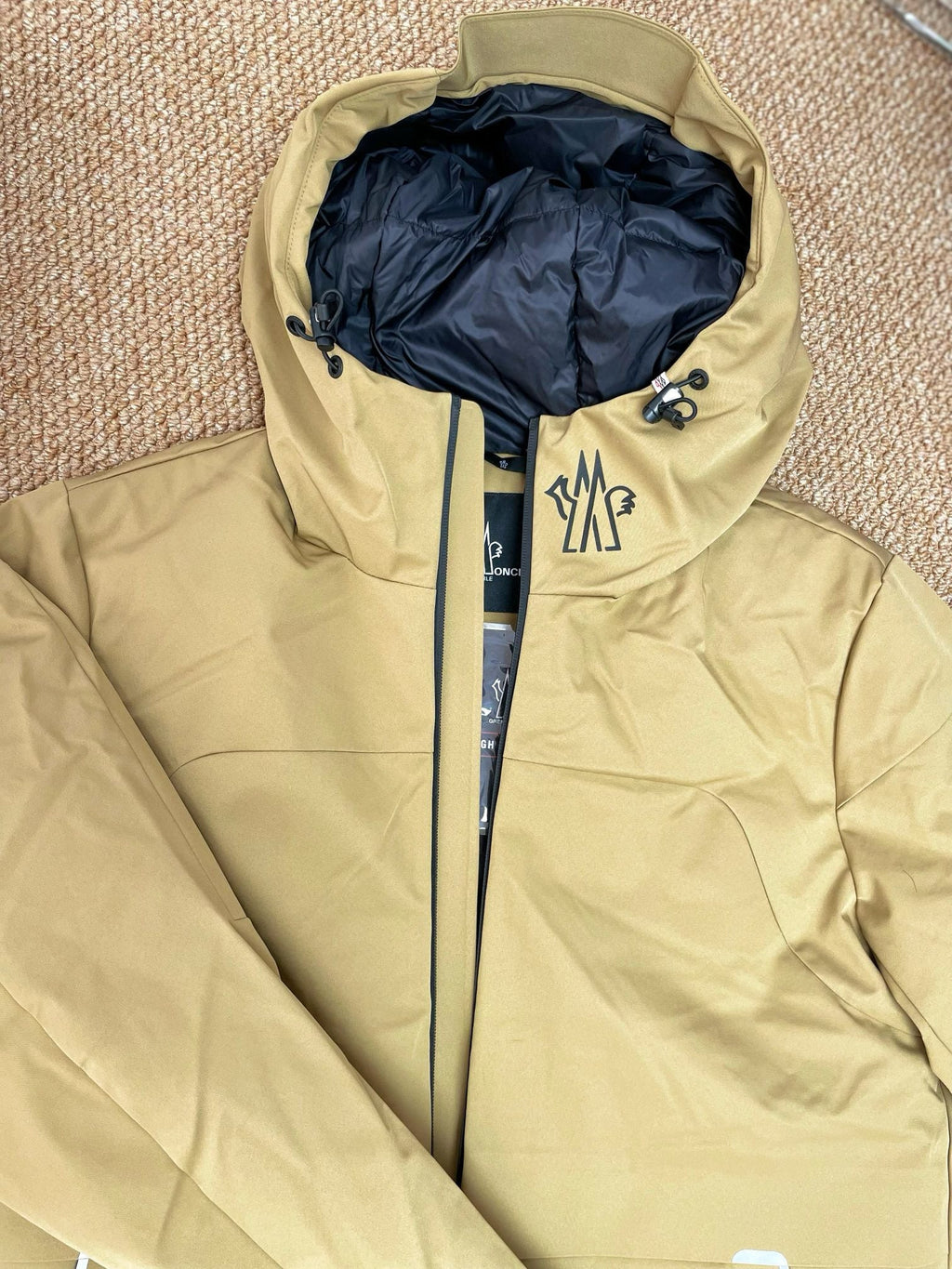 MNC Windbreaker