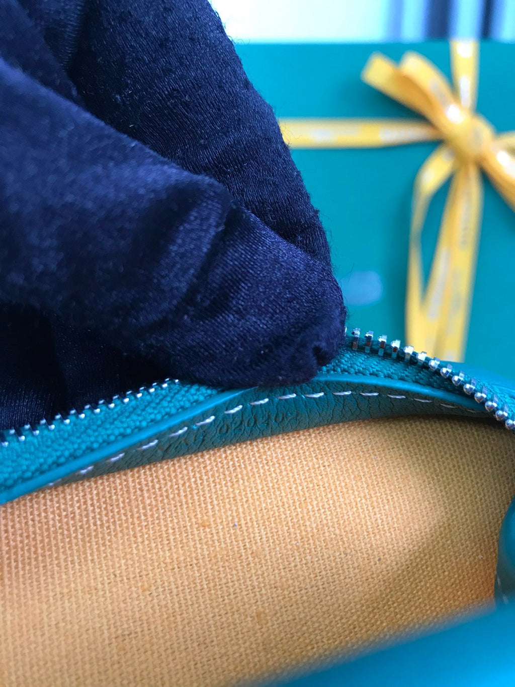 GYD Jouvence Toiletry Bag