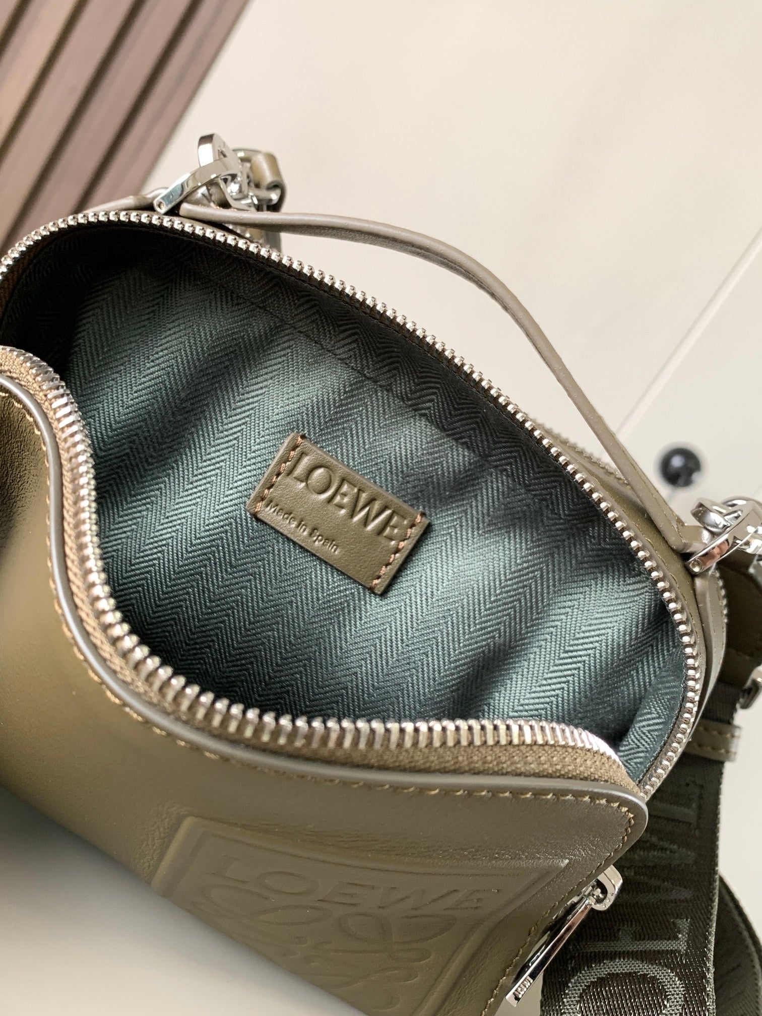 LW Messenger Bag