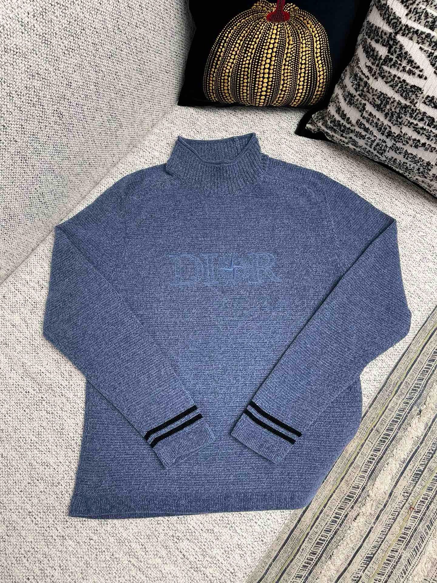 CD Sweater