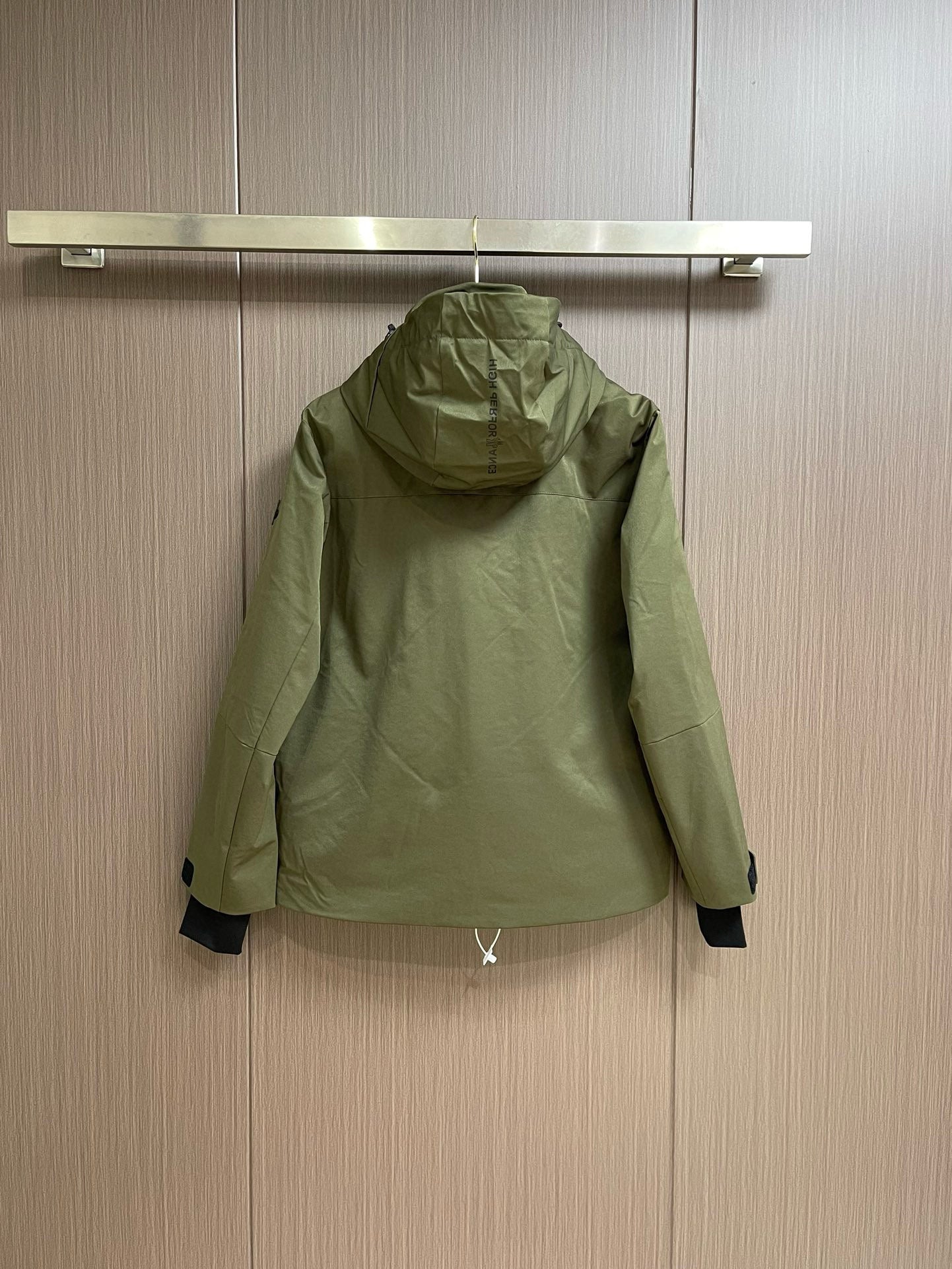 MNC Windbreaker
