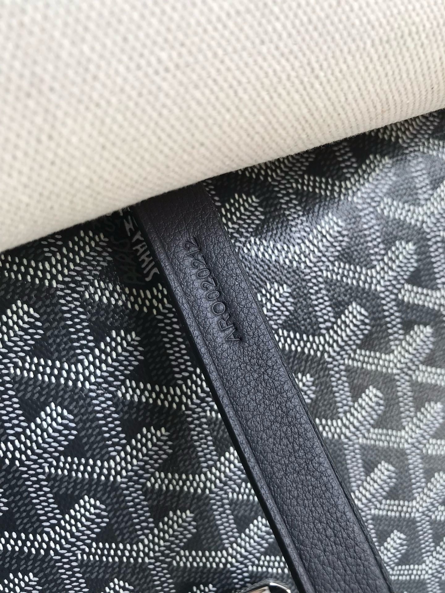 GYD Messenger Bag