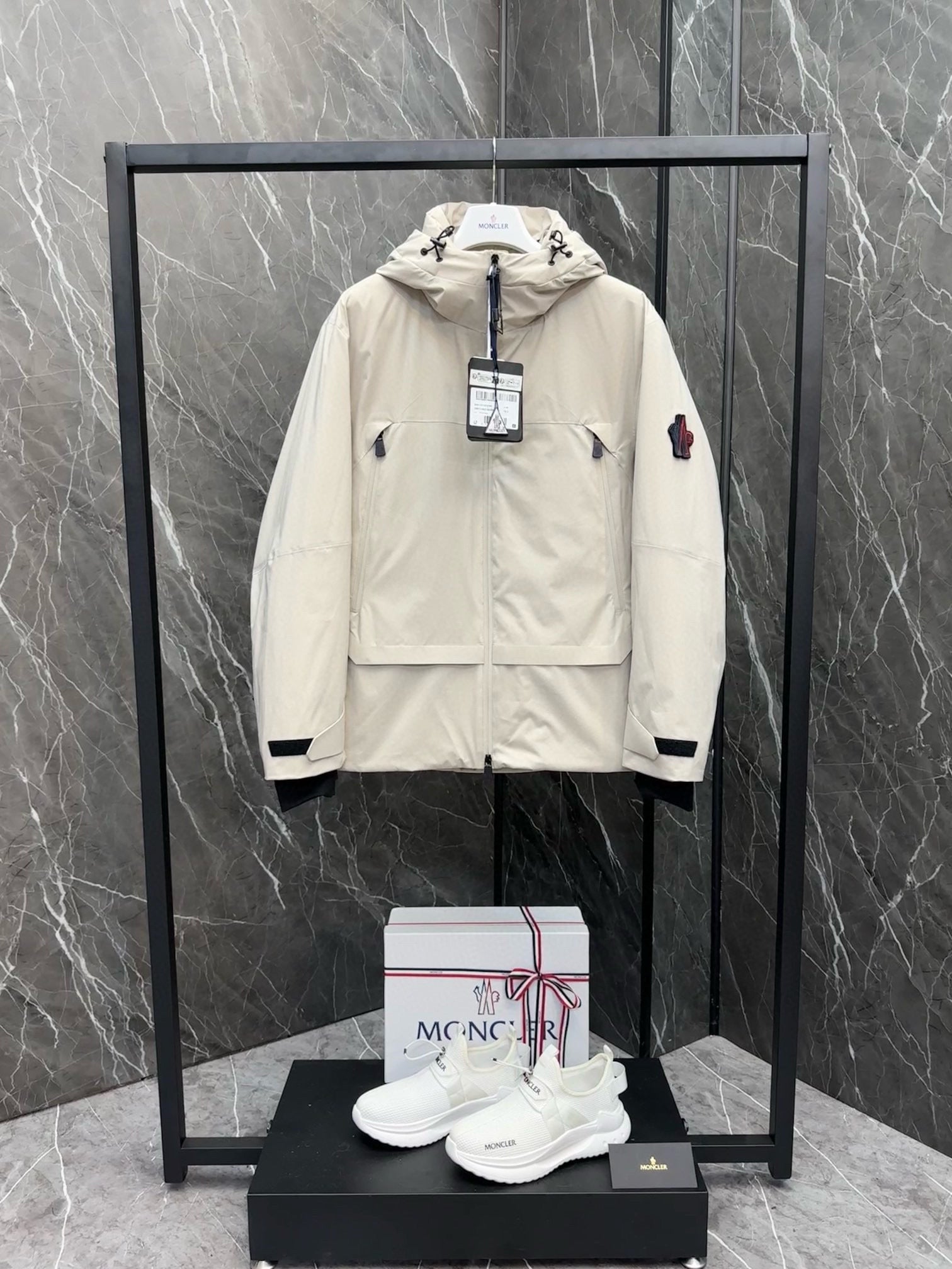 MNC Windbreaker