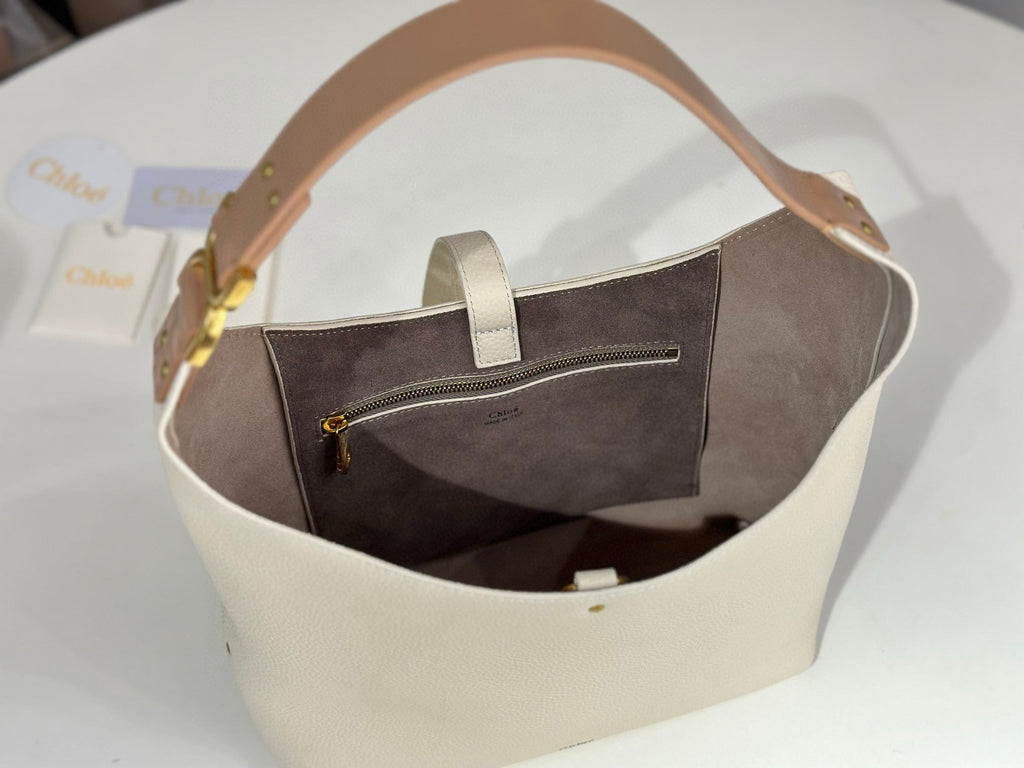 CHL Marcie Hobo