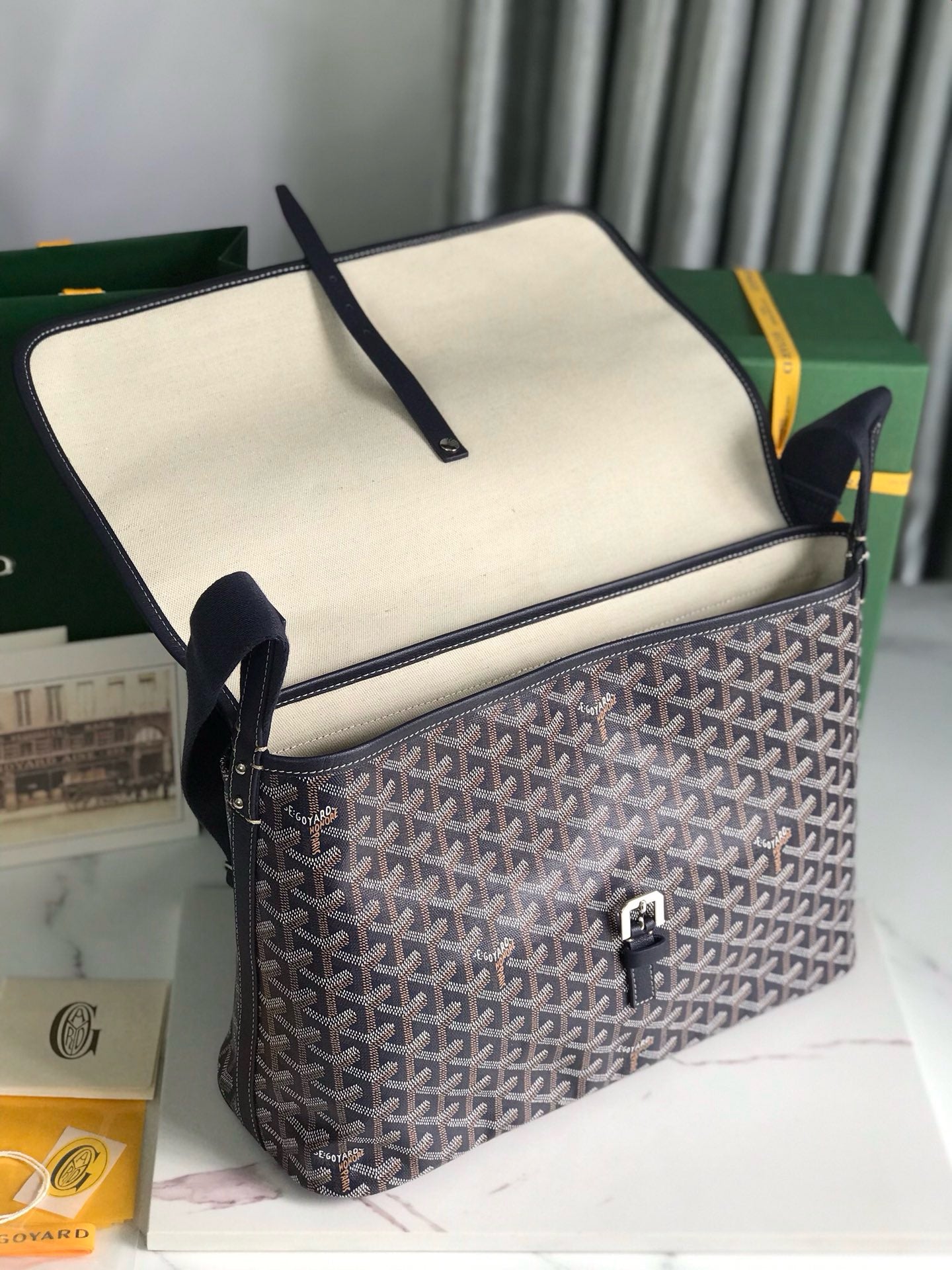 GYD Messenger Bag