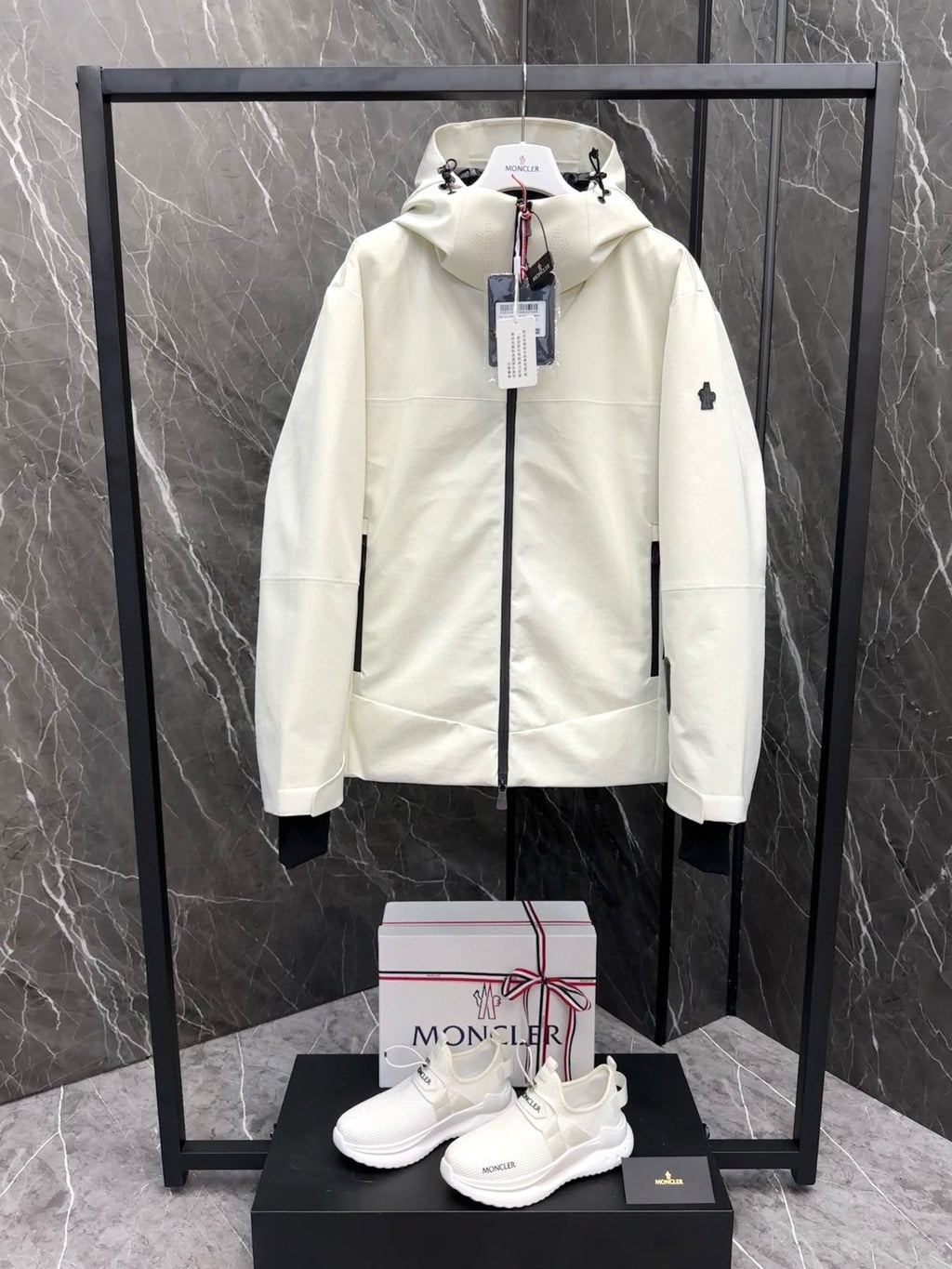 MNC Windbreaker