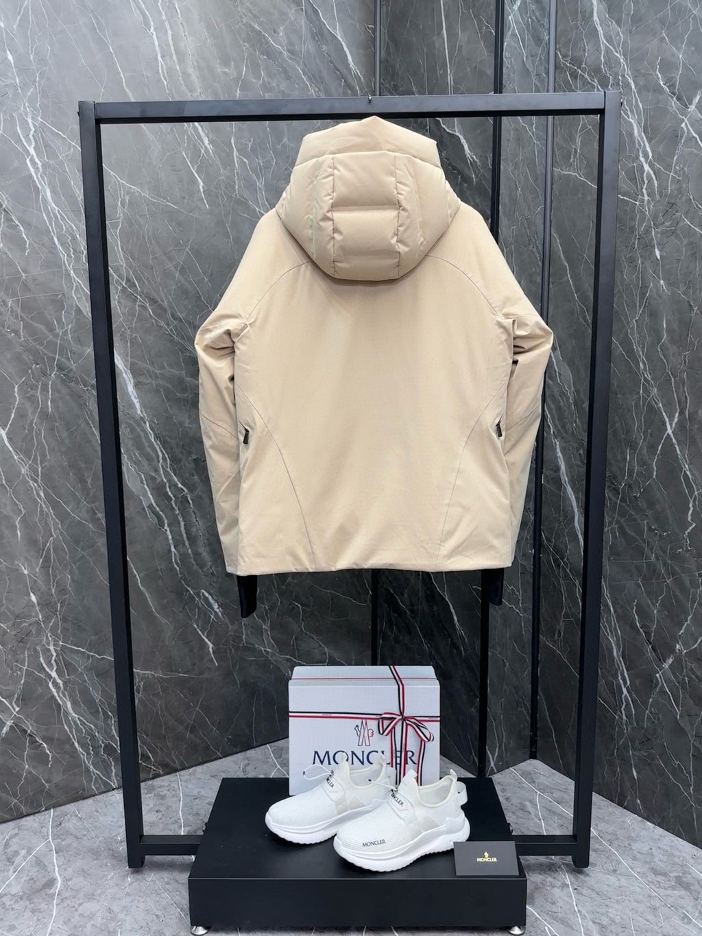 MNC Windbreaker