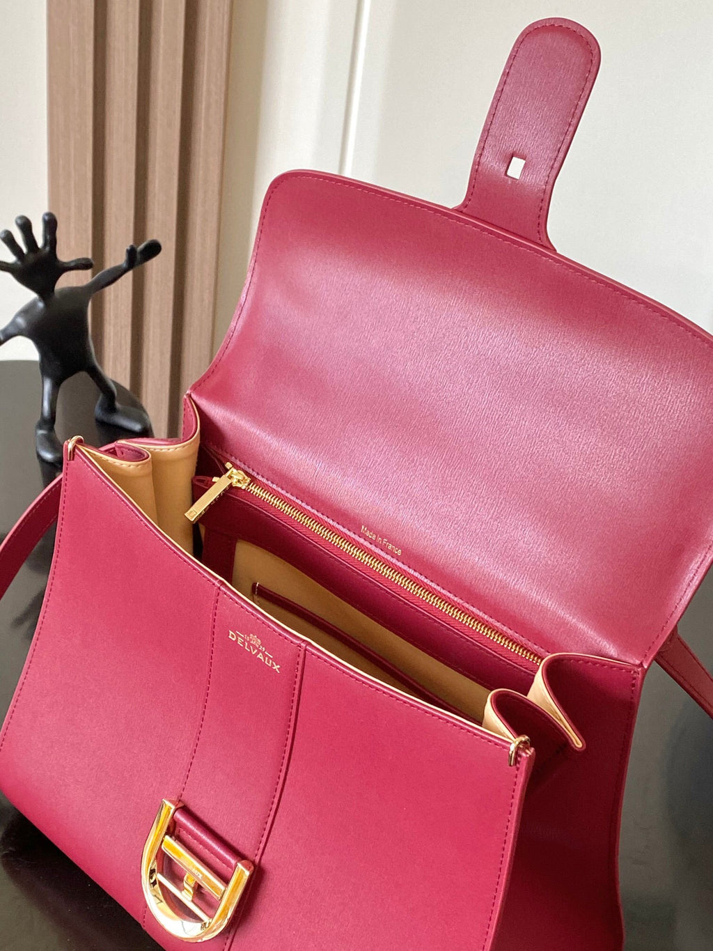 DLV Sling Bag
