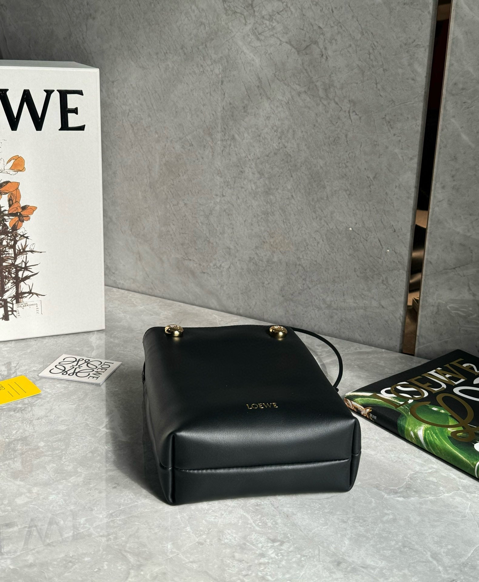 LW Pebble Leather