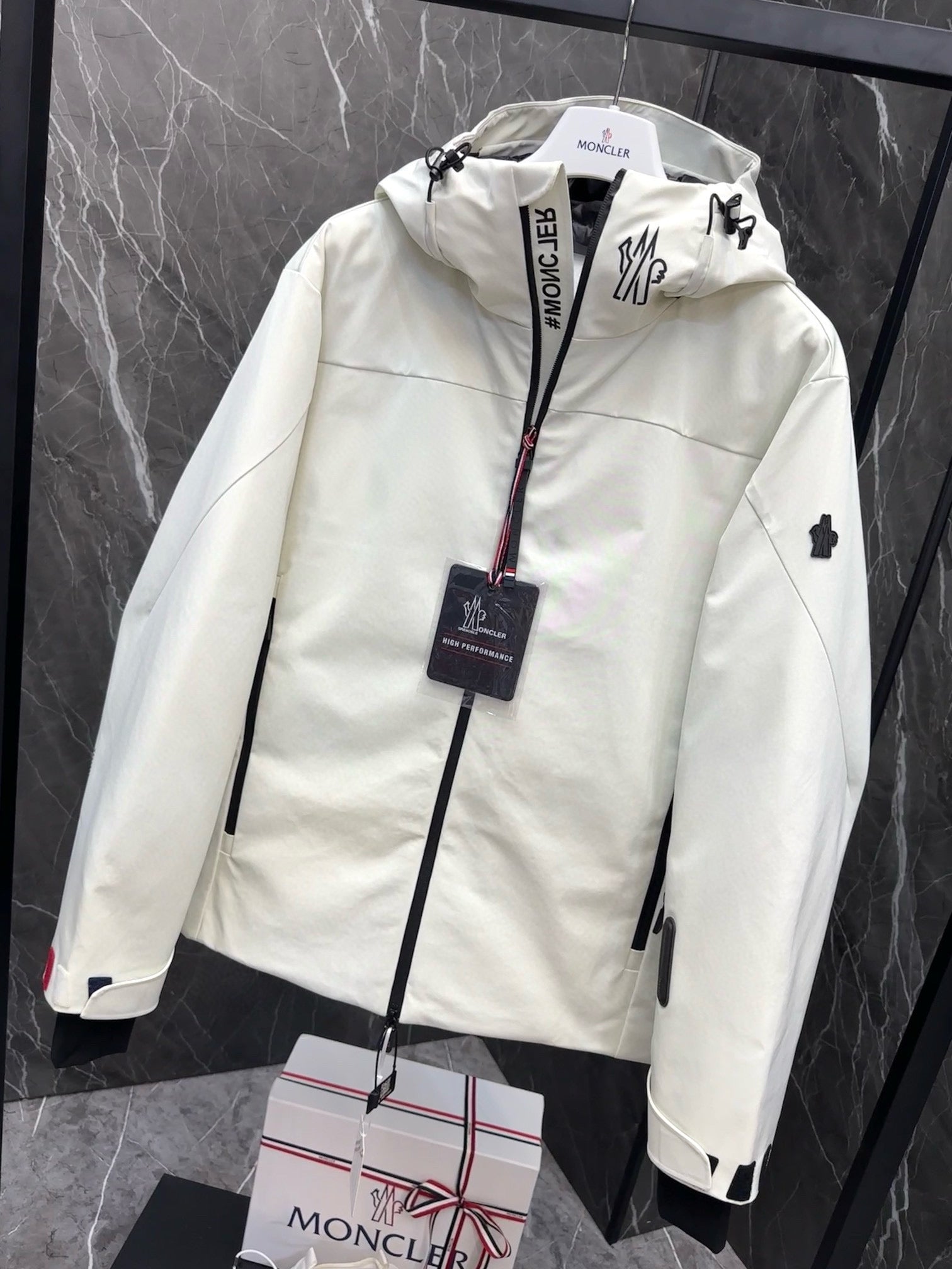 MNC Windbreaker