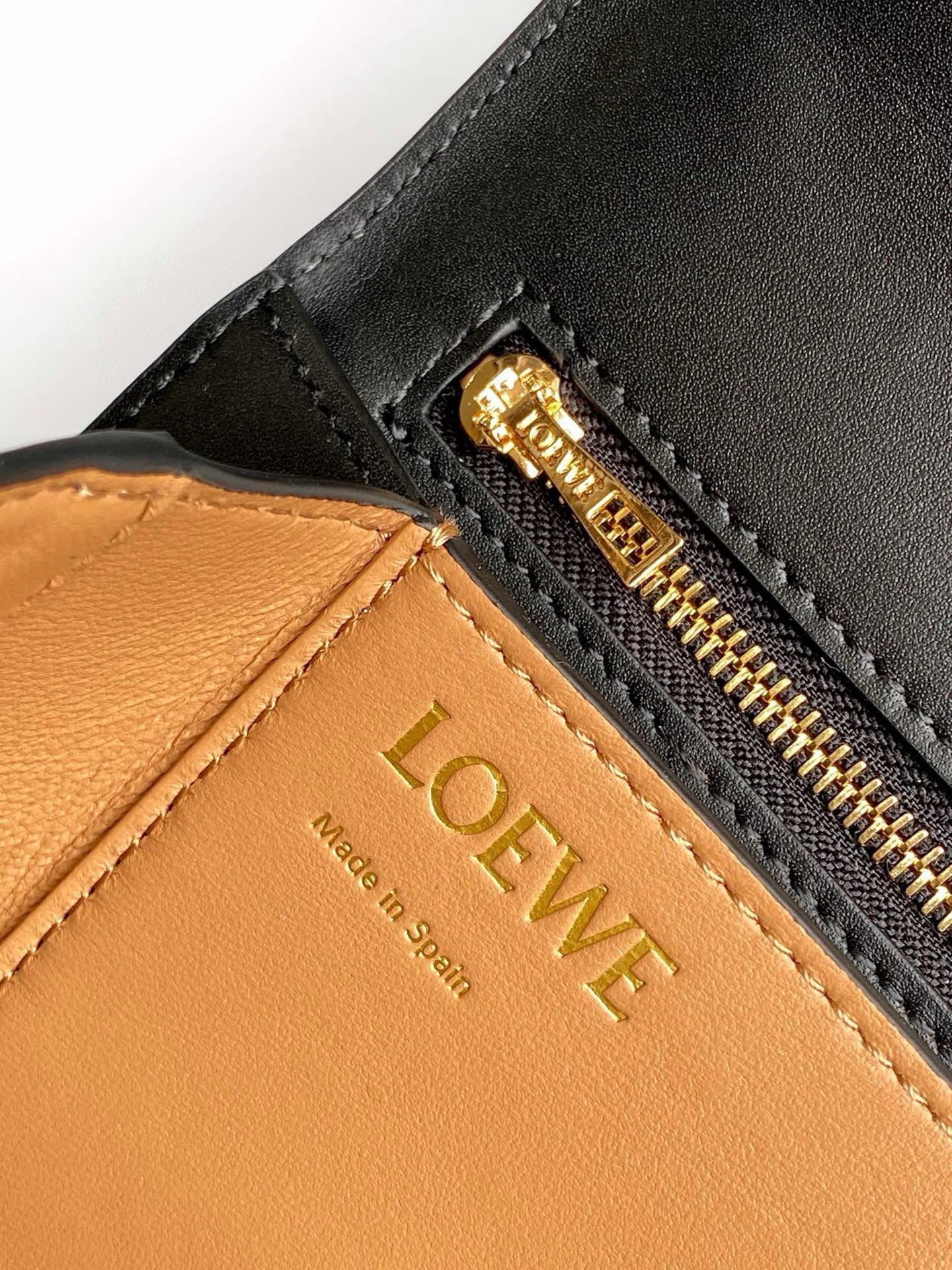 LW Goya Leather
