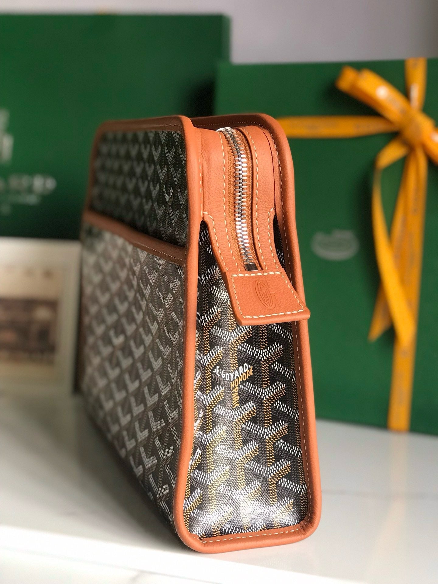 GYD Jouvence Toiletry Bag