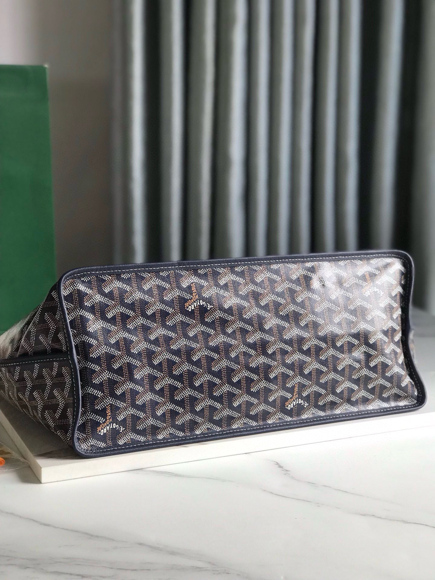 GYD Reversible Anjou