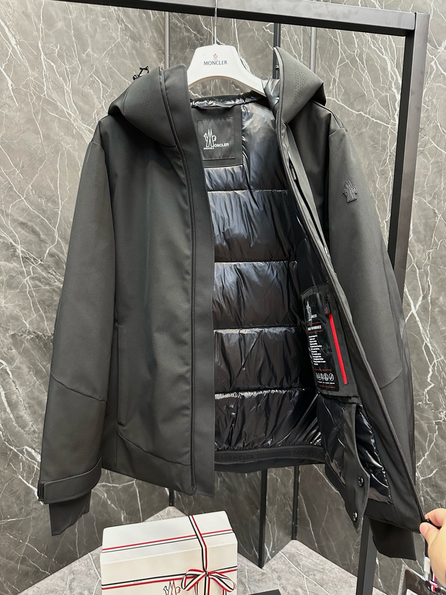 MNC Windbreaker