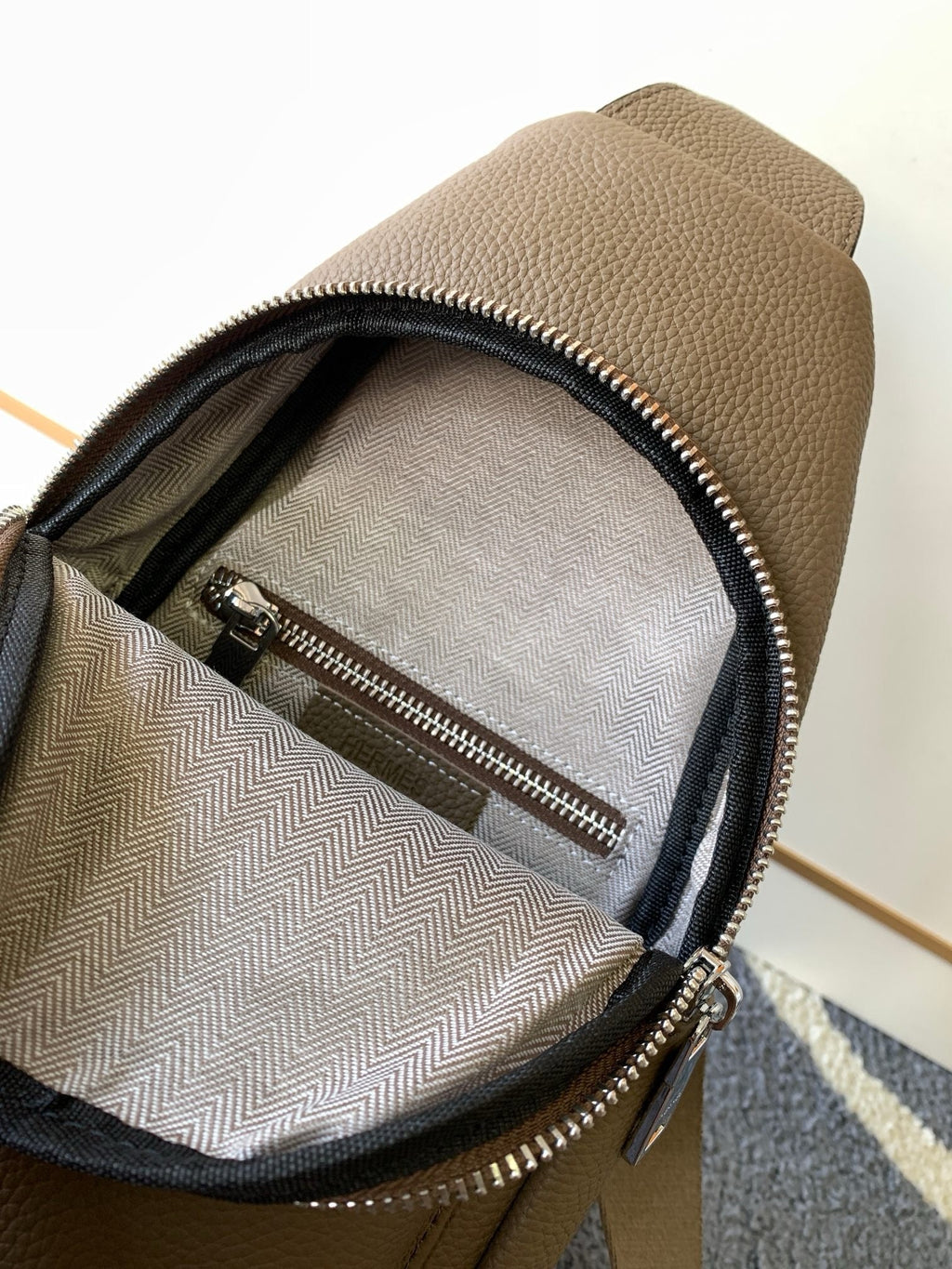 HMS Crossbody Bag