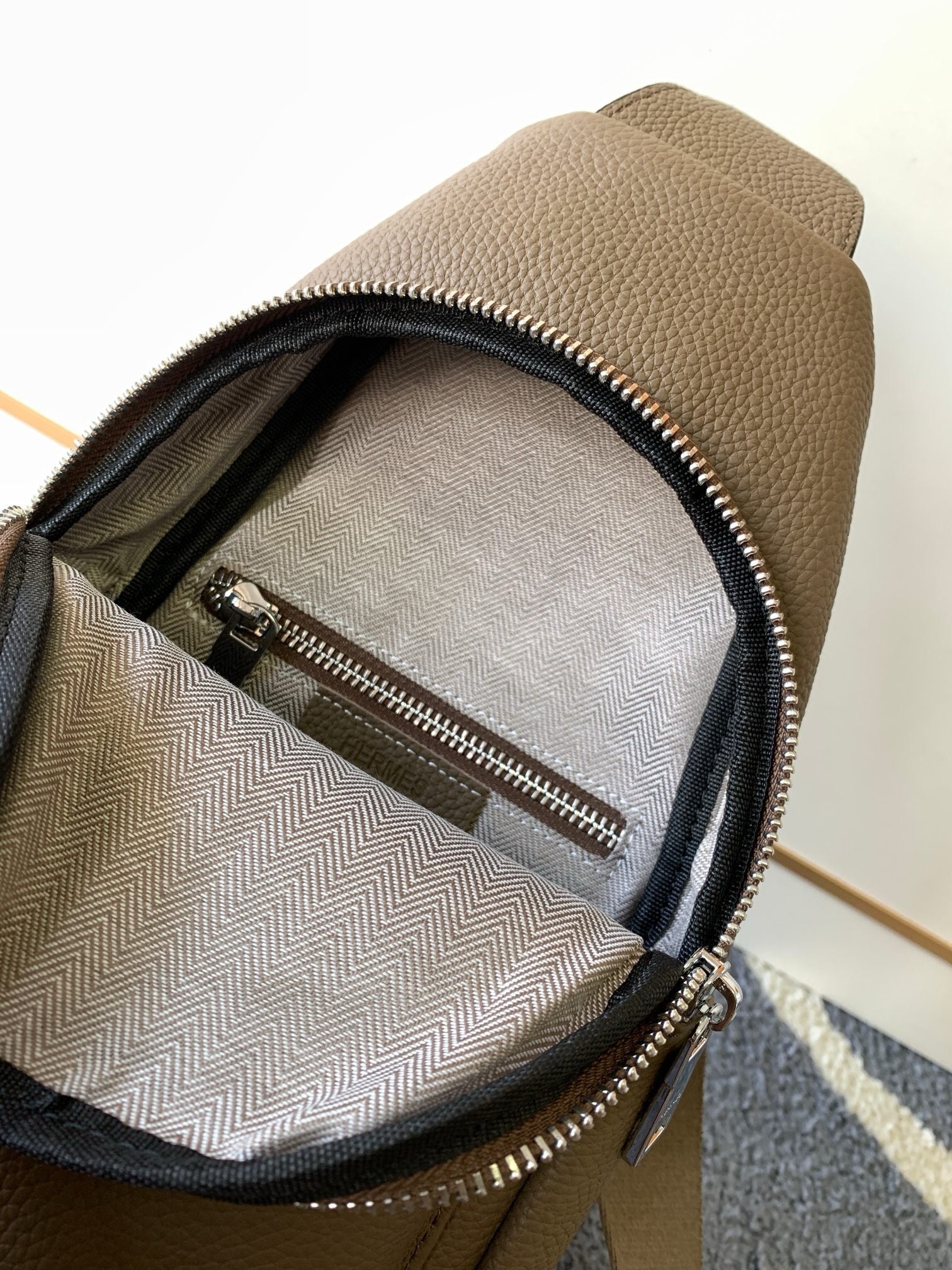 HMS Crossbody Bag